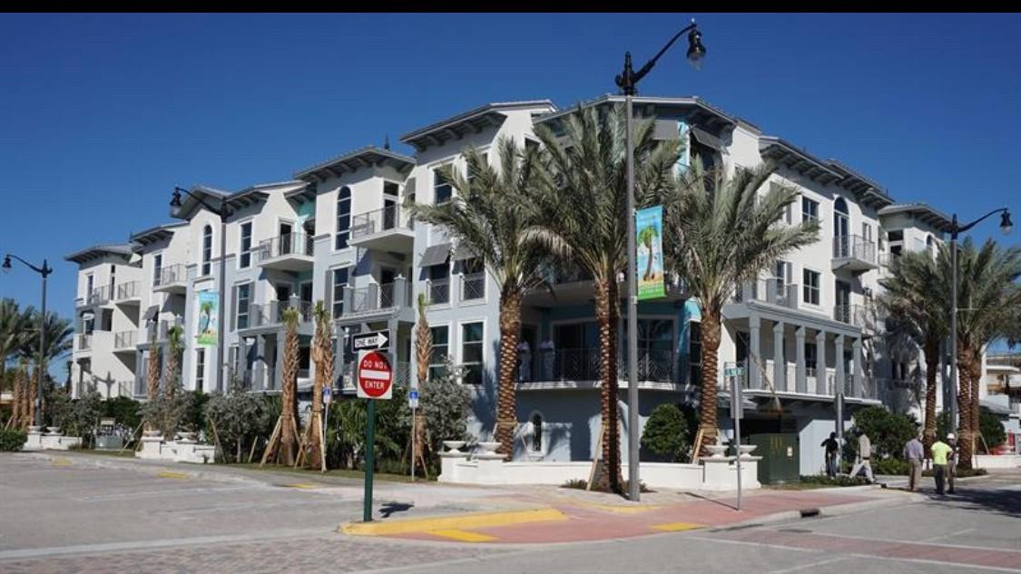 4511 El Mar Dr #202