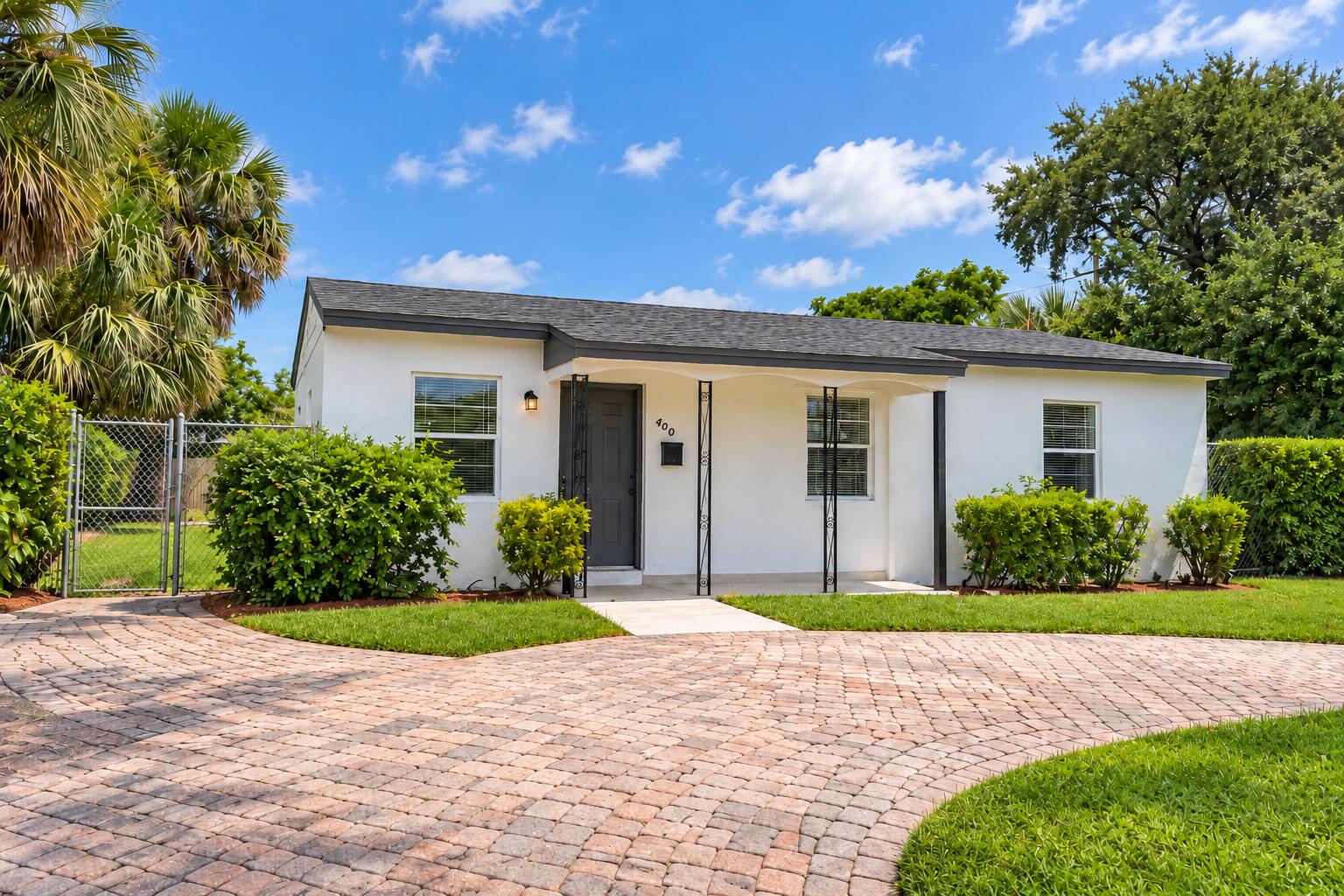 400 W 15th St
