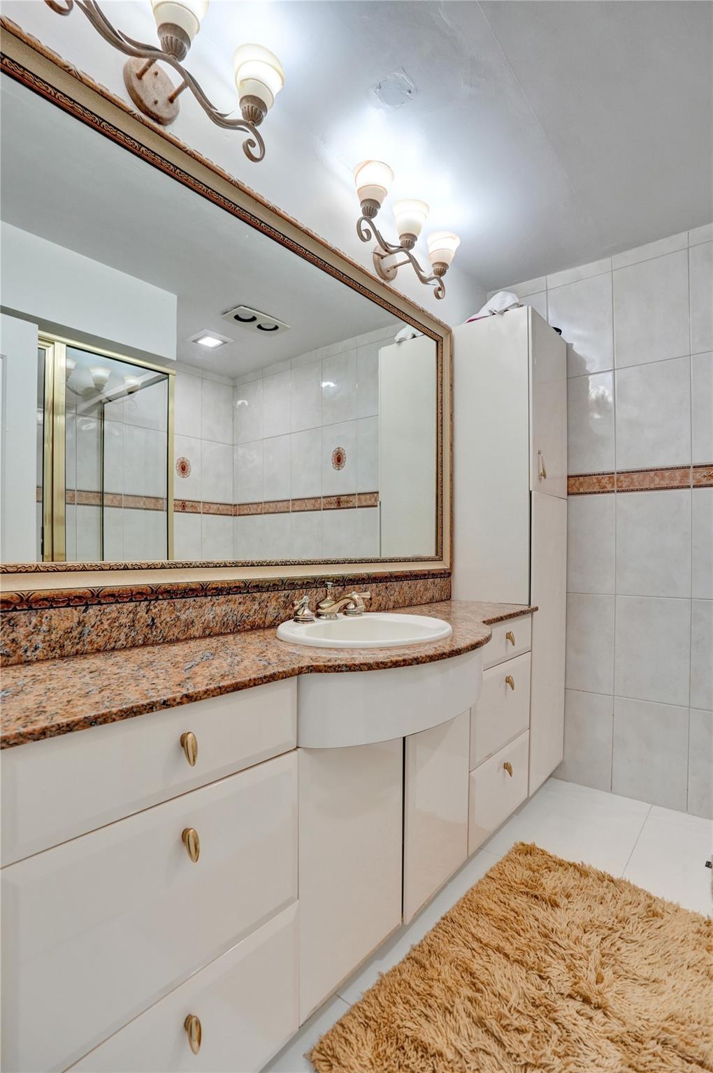 4100 Bayview Dr,Fort Lauderdale, FL 33308