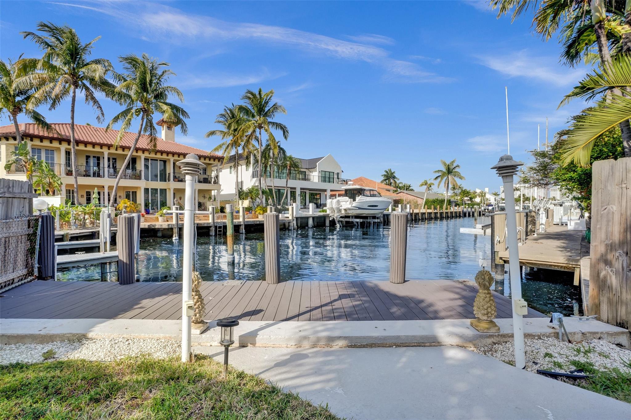 4100 Bayview Dr,Fort Lauderdale, FL 33308