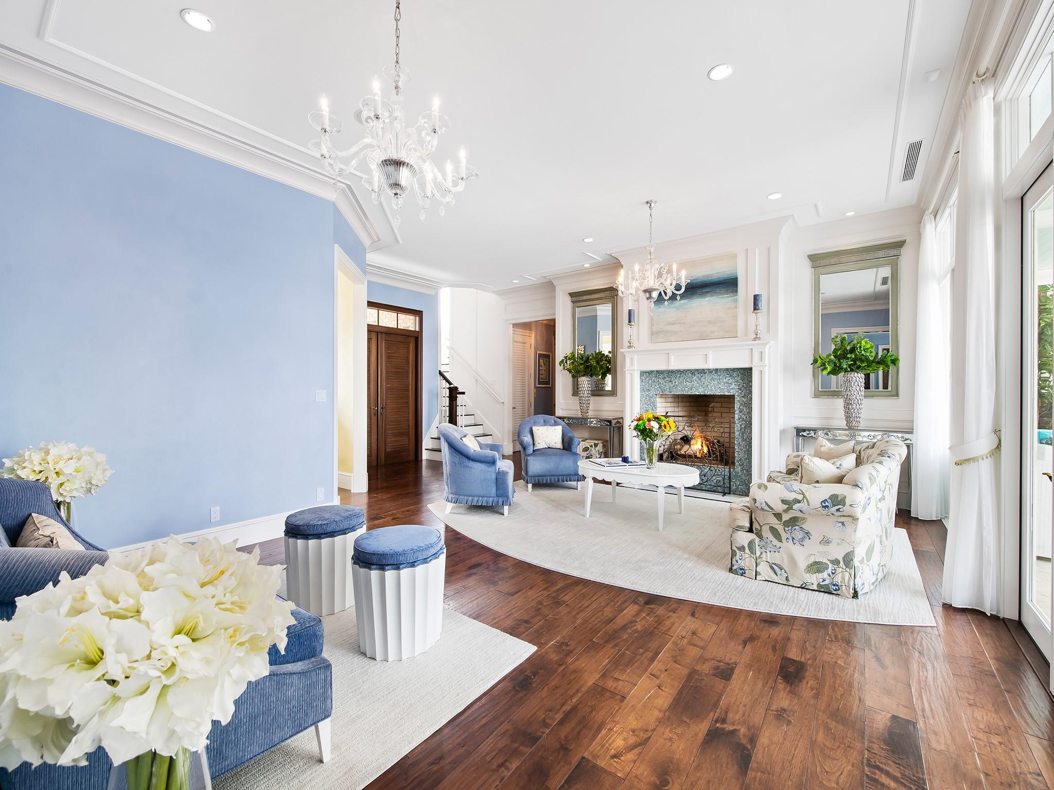 1733 SE 10th St Fort Lauderdale, FL 33316 1733 SE 10th St Fort Lauderdale, FL 33316