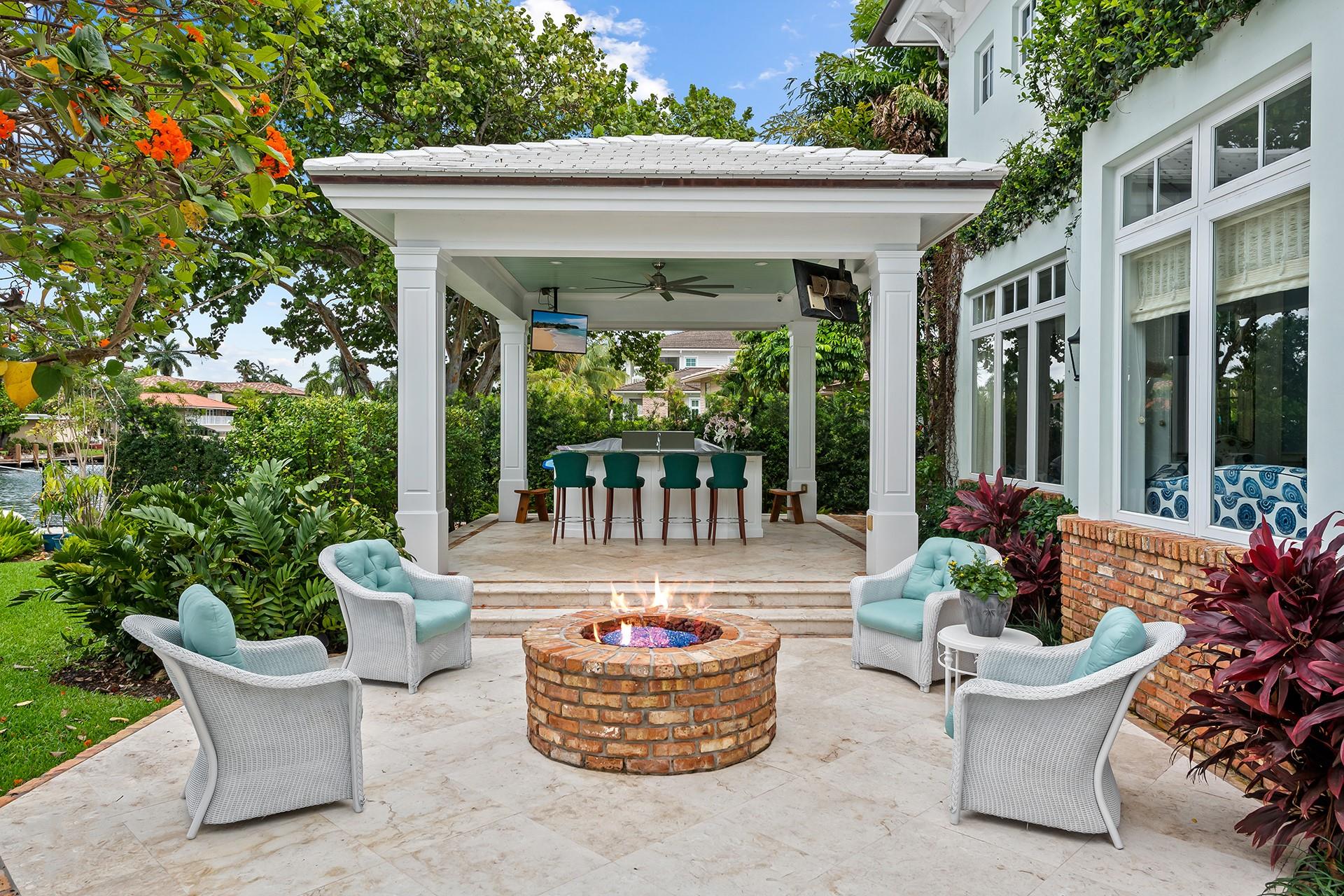 1733 SE 10th St Fort Lauderdale, FL 33316 1733 SE 10th St Fort Lauderdale, FL 33316