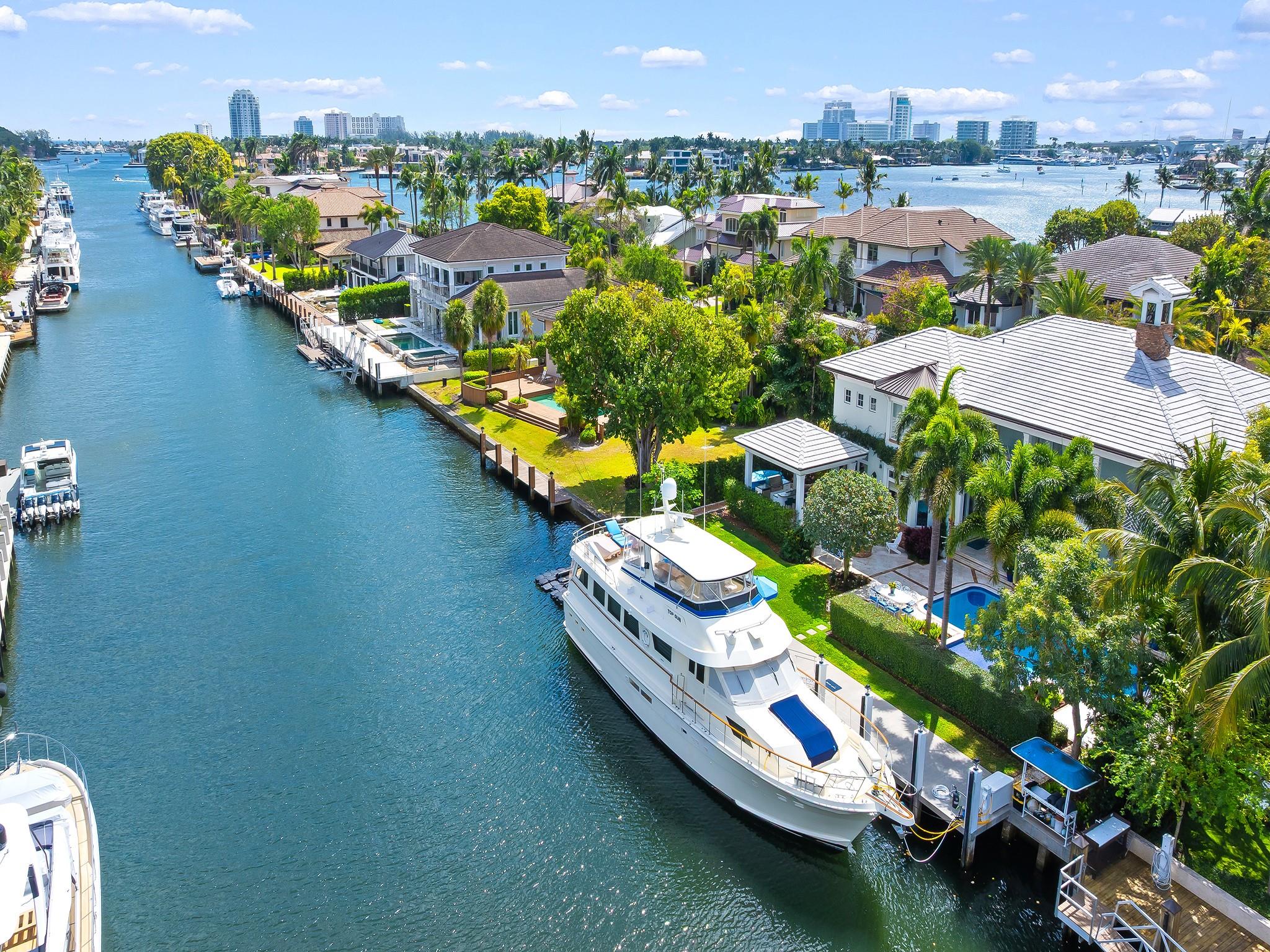 1733 SE 10th St Fort Lauderdale, FL 33316 1733 SE 10th St Fort Lauderdale, FL 33316