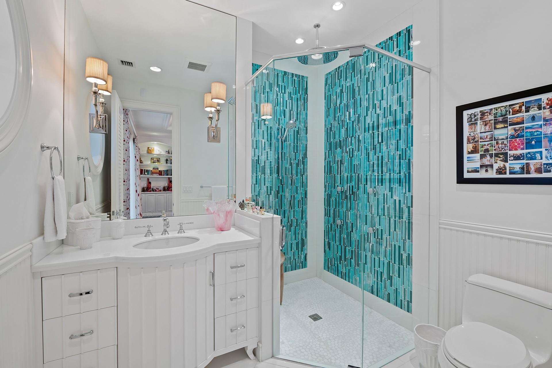 1733 SE 10th St Fort Lauderdale, FL 33316 1733 SE 10th St Fort Lauderdale, FL 33316