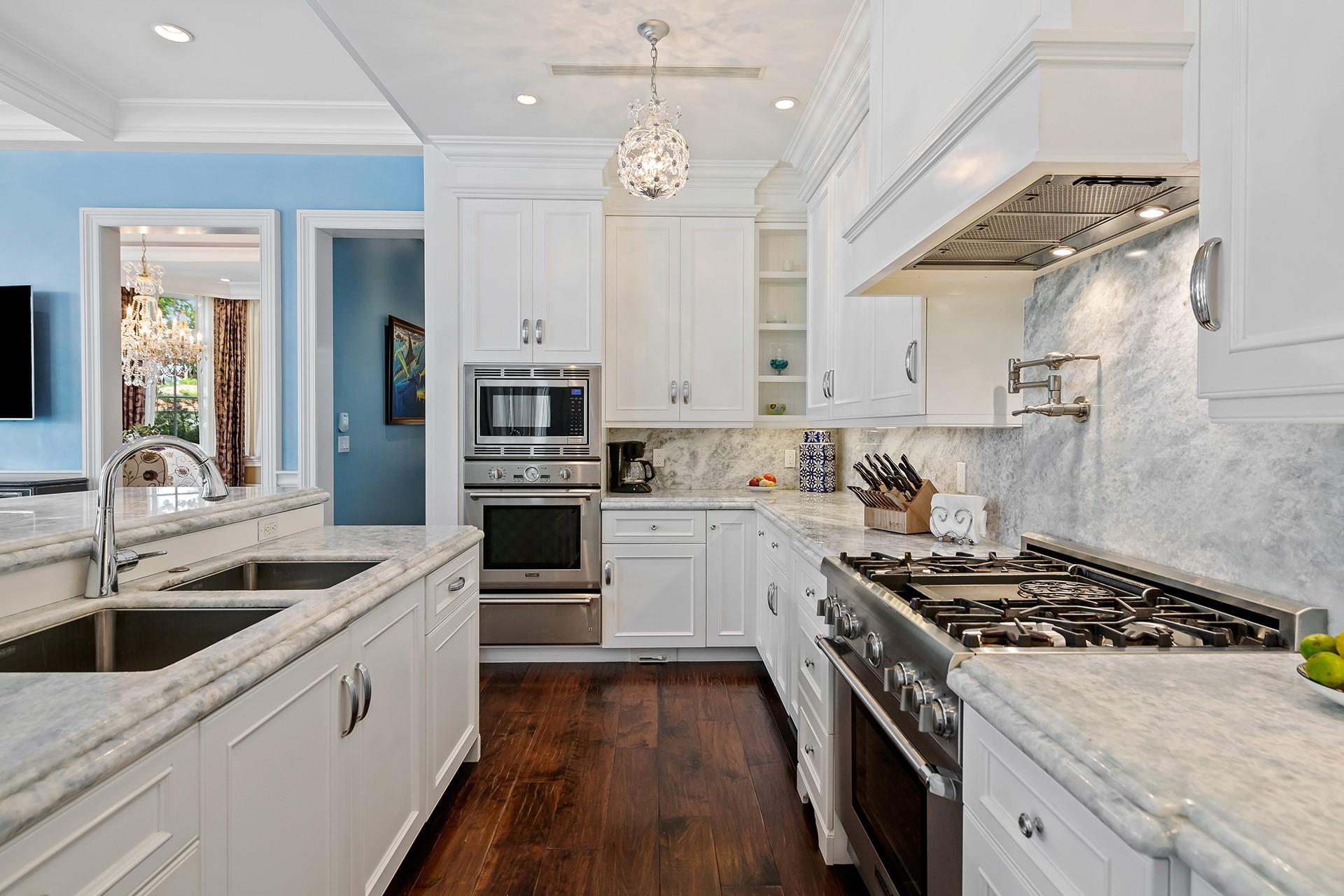 1733 SE 10th St Fort Lauderdale, FL 33316 1733 SE 10th St Fort Lauderdale, FL 33316