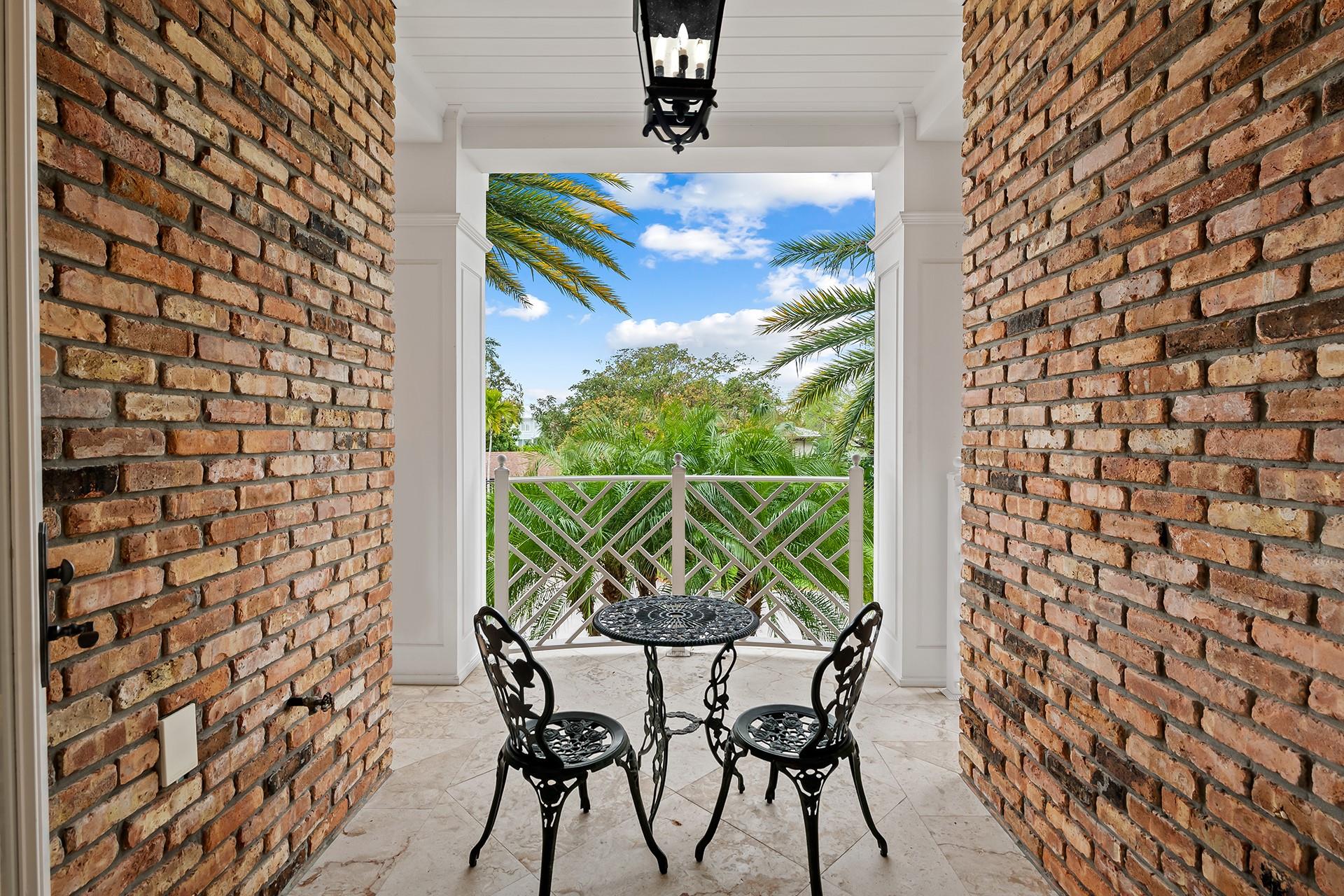 1733 SE 10th St Fort Lauderdale, FL 33316 1733 SE 10th St Fort Lauderdale, FL 33316