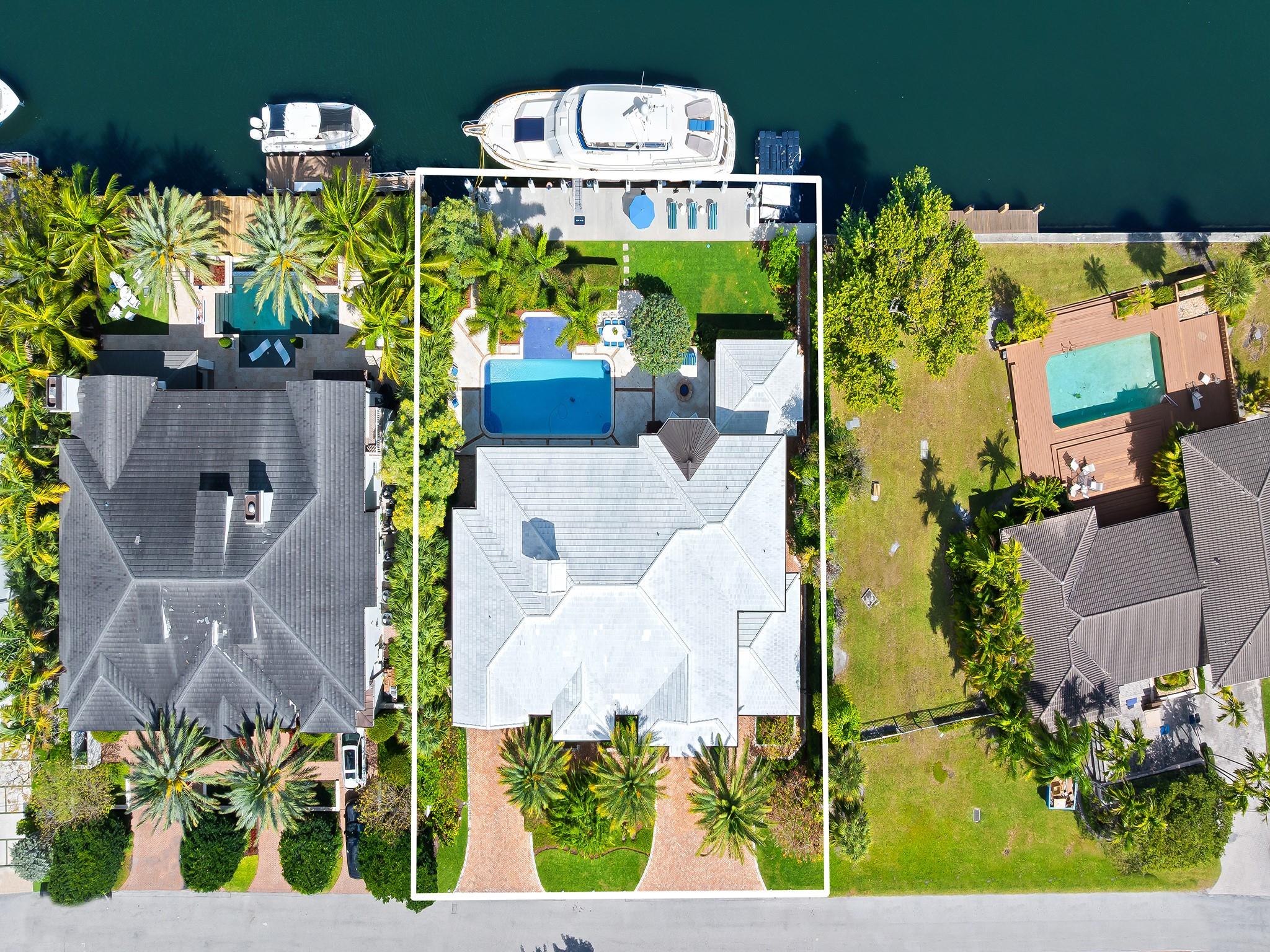 1733 SE 10th St Fort Lauderdale, FL 33316 1733 SE 10th St Fort Lauderdale, FL 33316