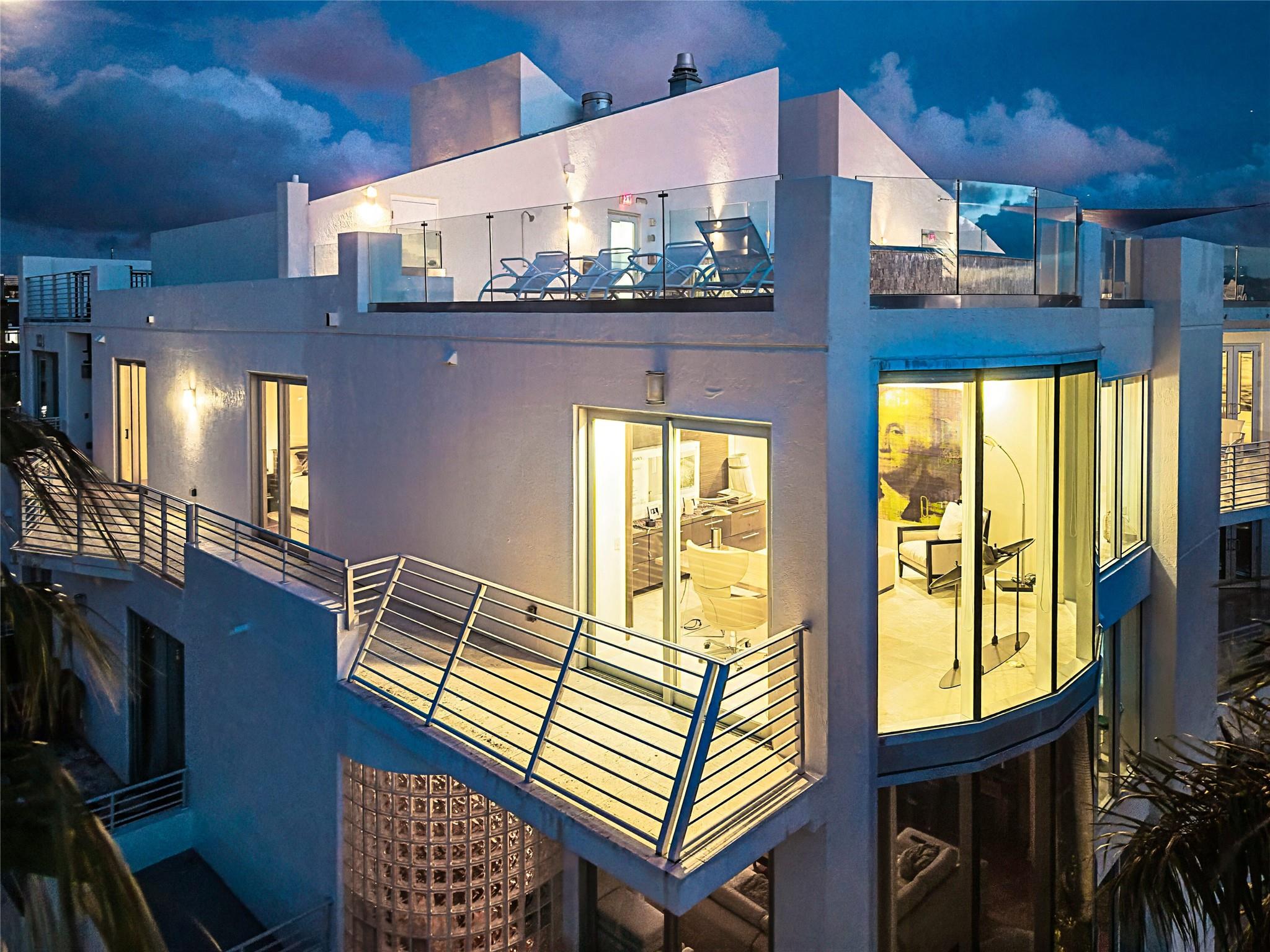 301 Hendricks Isle #10 Fort Lauderdale, FL 33301