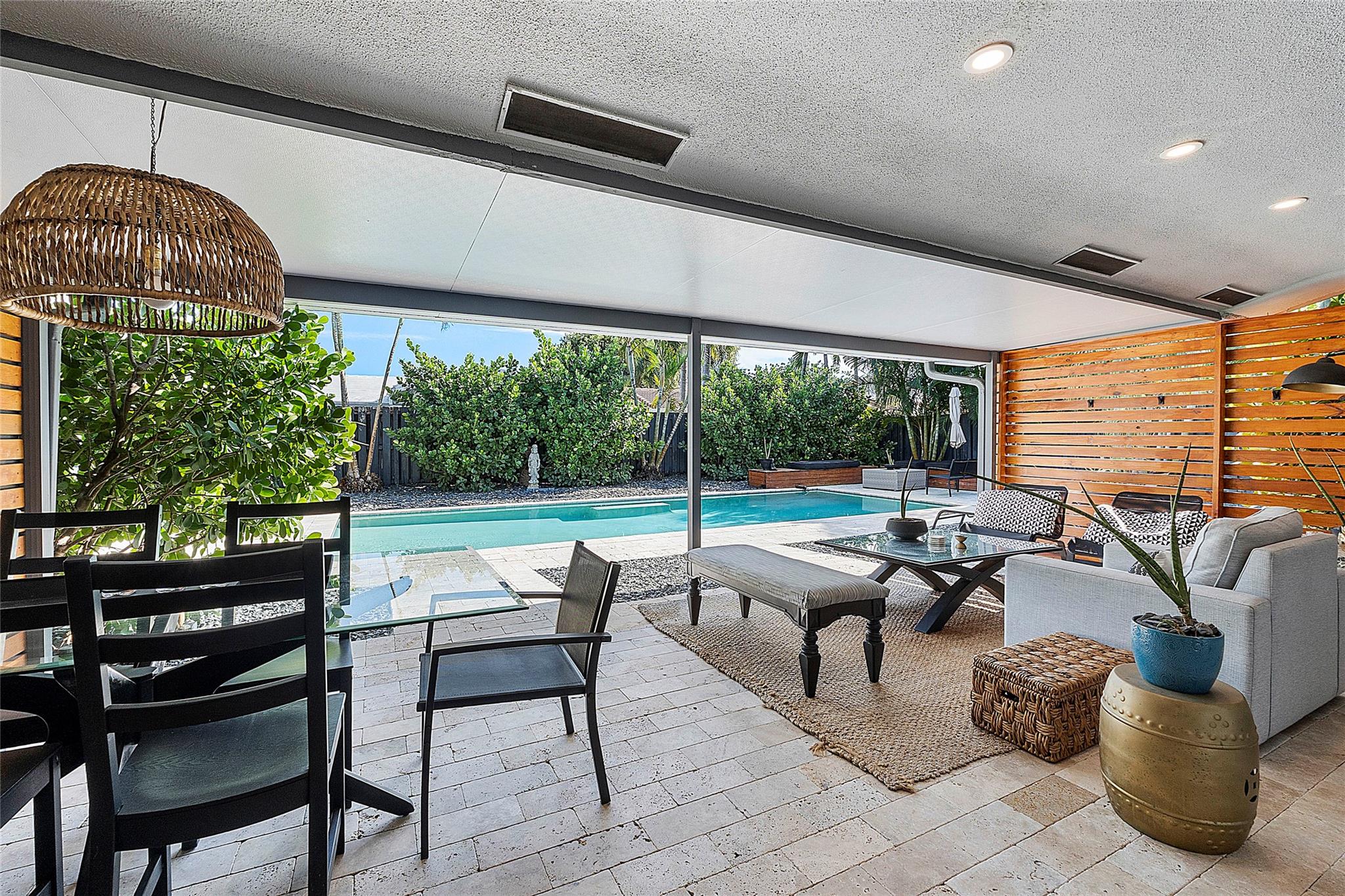 5260 NE 17th Ter Fort Lauderdale, FL 33334