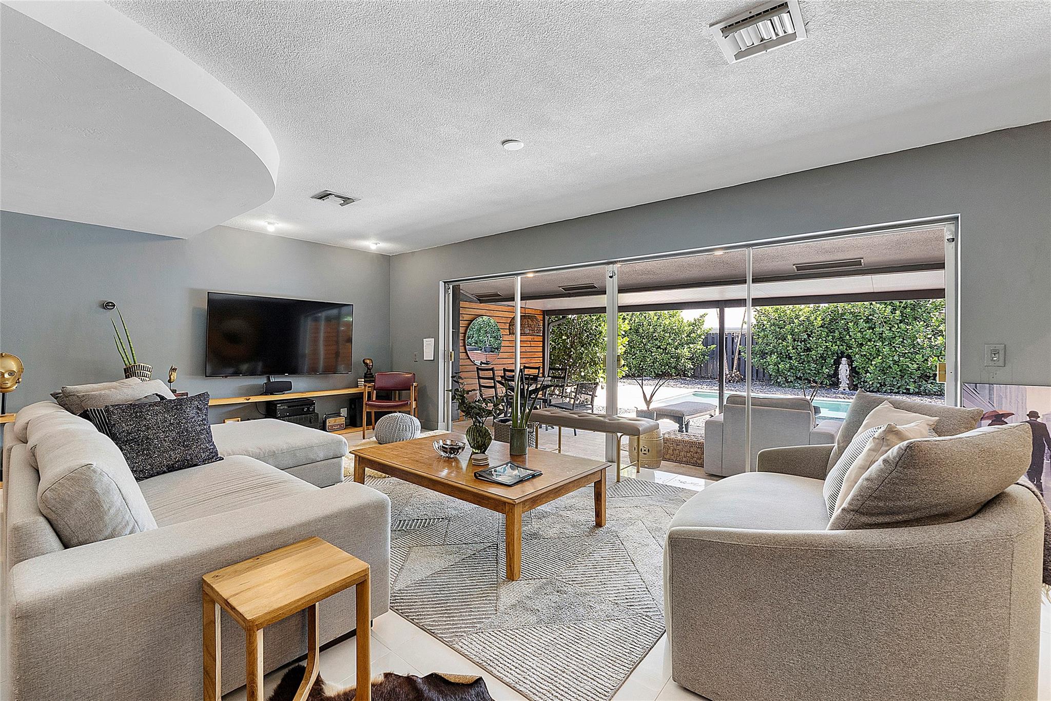 5260 NE 17th Ter Fort Lauderdale, FL 33334