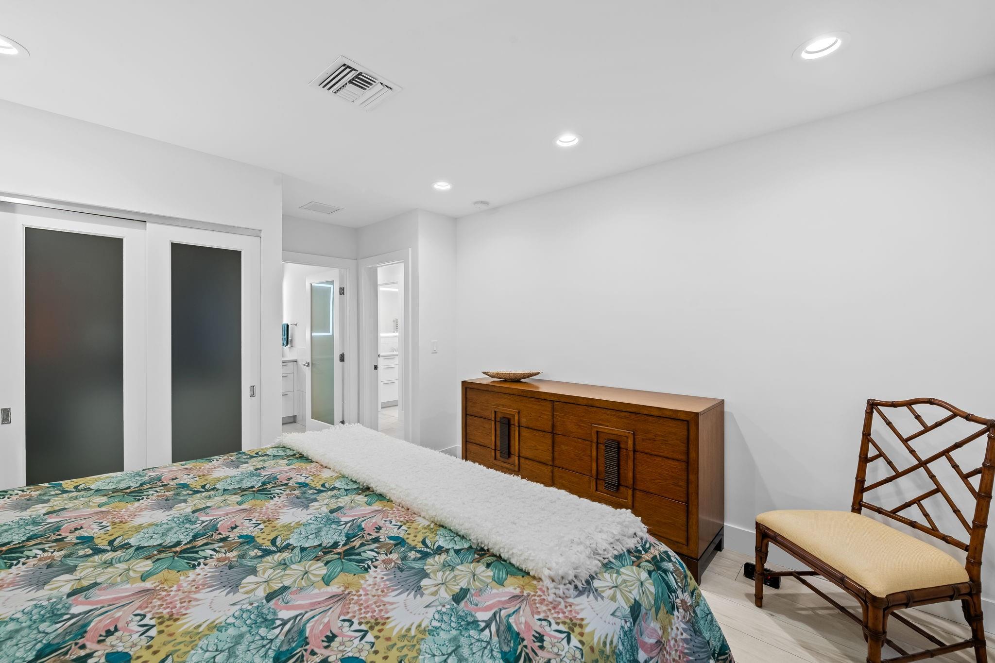 1731 NE 23rd Ave Fort Lauderdale, FL 33305