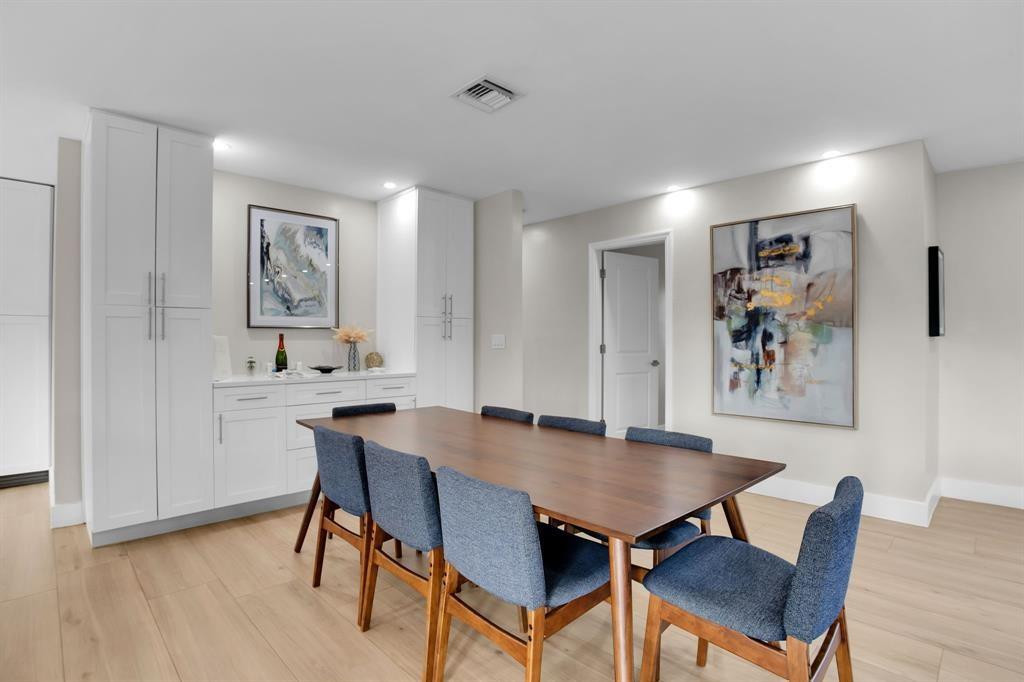 24 Castle Hbr Fort Lauderdale, FL 33308