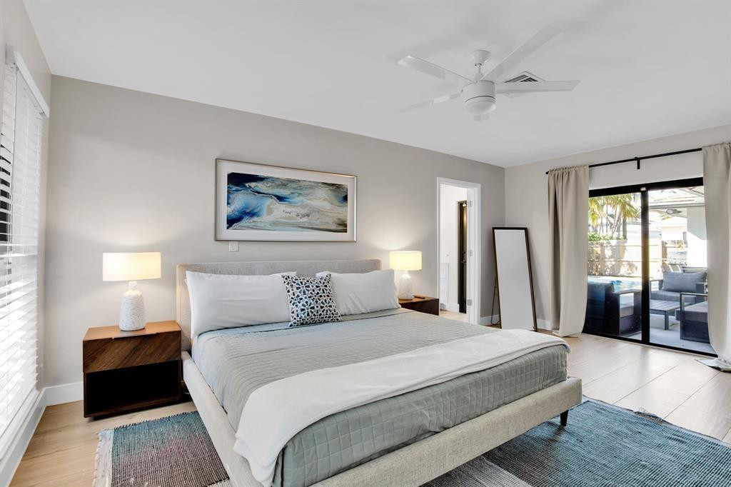 24 Castle Hbr Fort Lauderdale, FL 33308