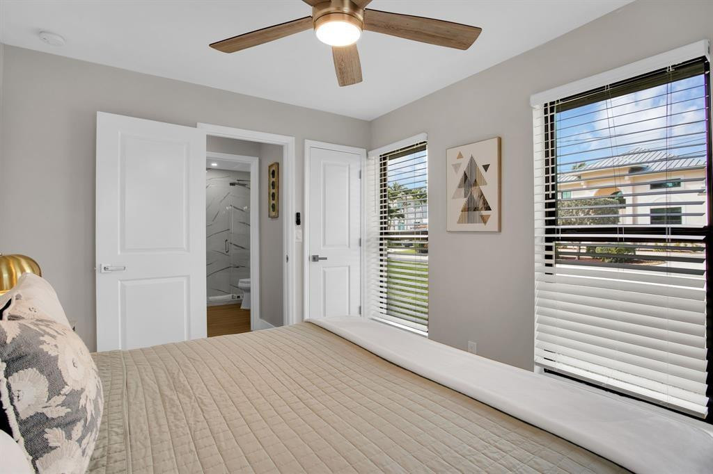 24 Castle Hbr Fort Lauderdale, FL 33308