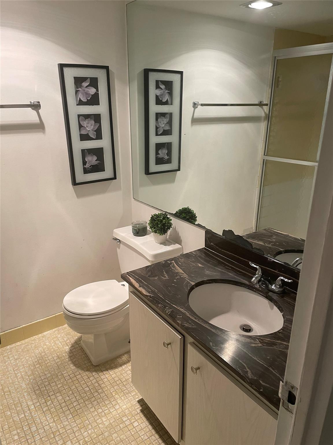 image Winston Towers 20010