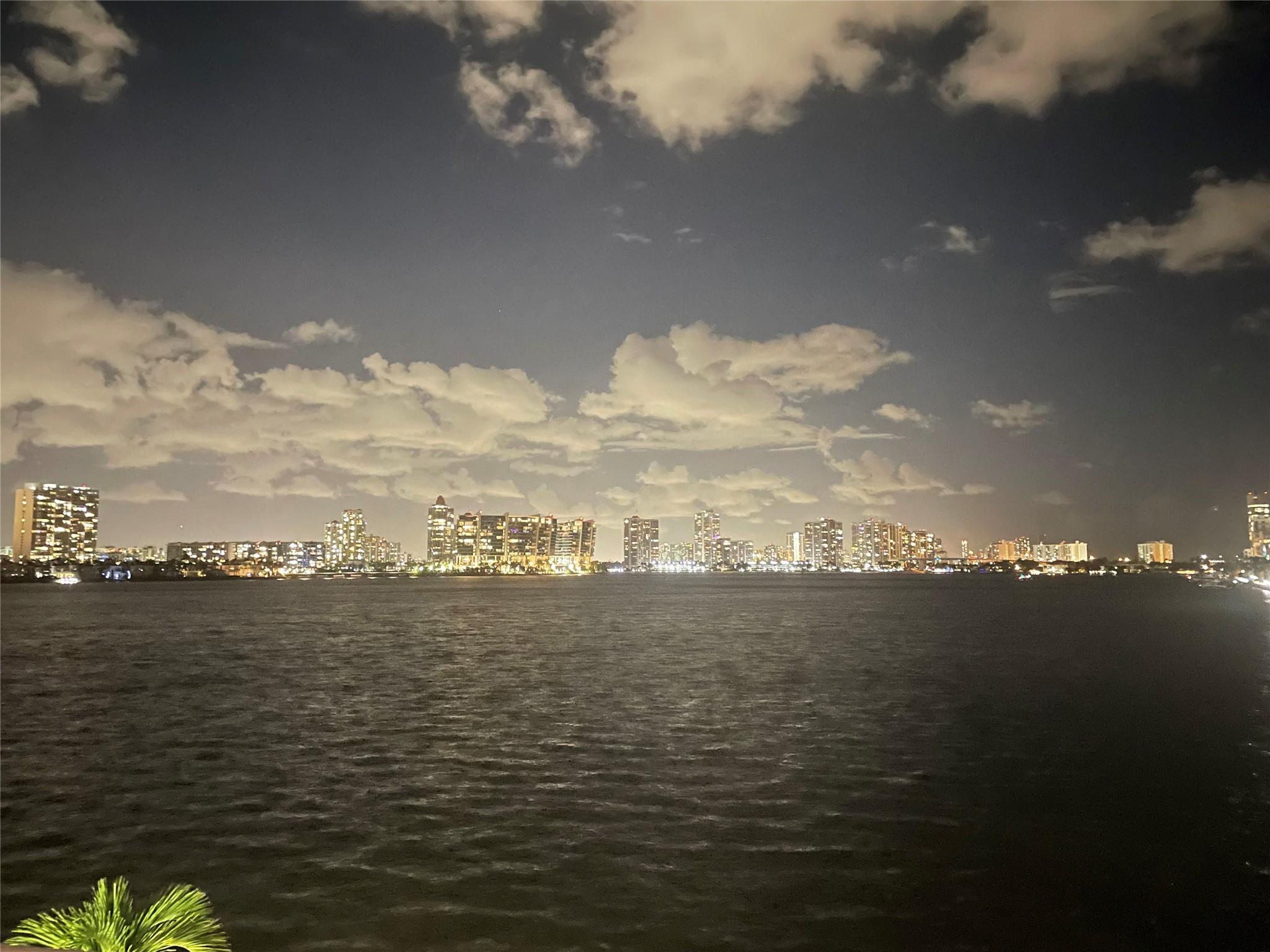 image Winston Towers 20015