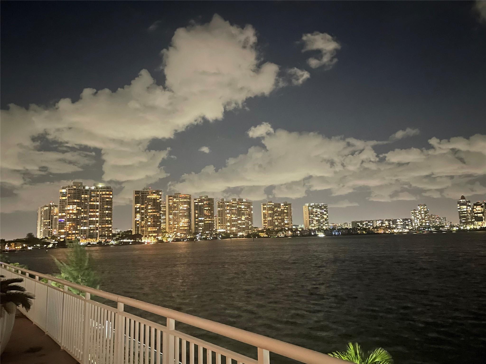 image Winston Towers 20016