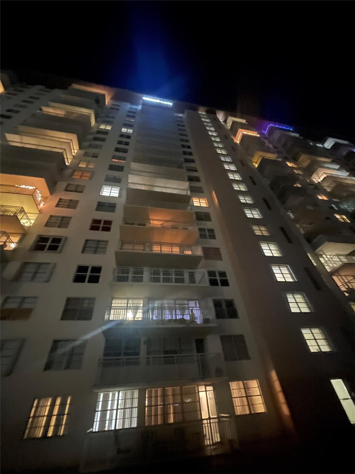 image Winston Towers 2001