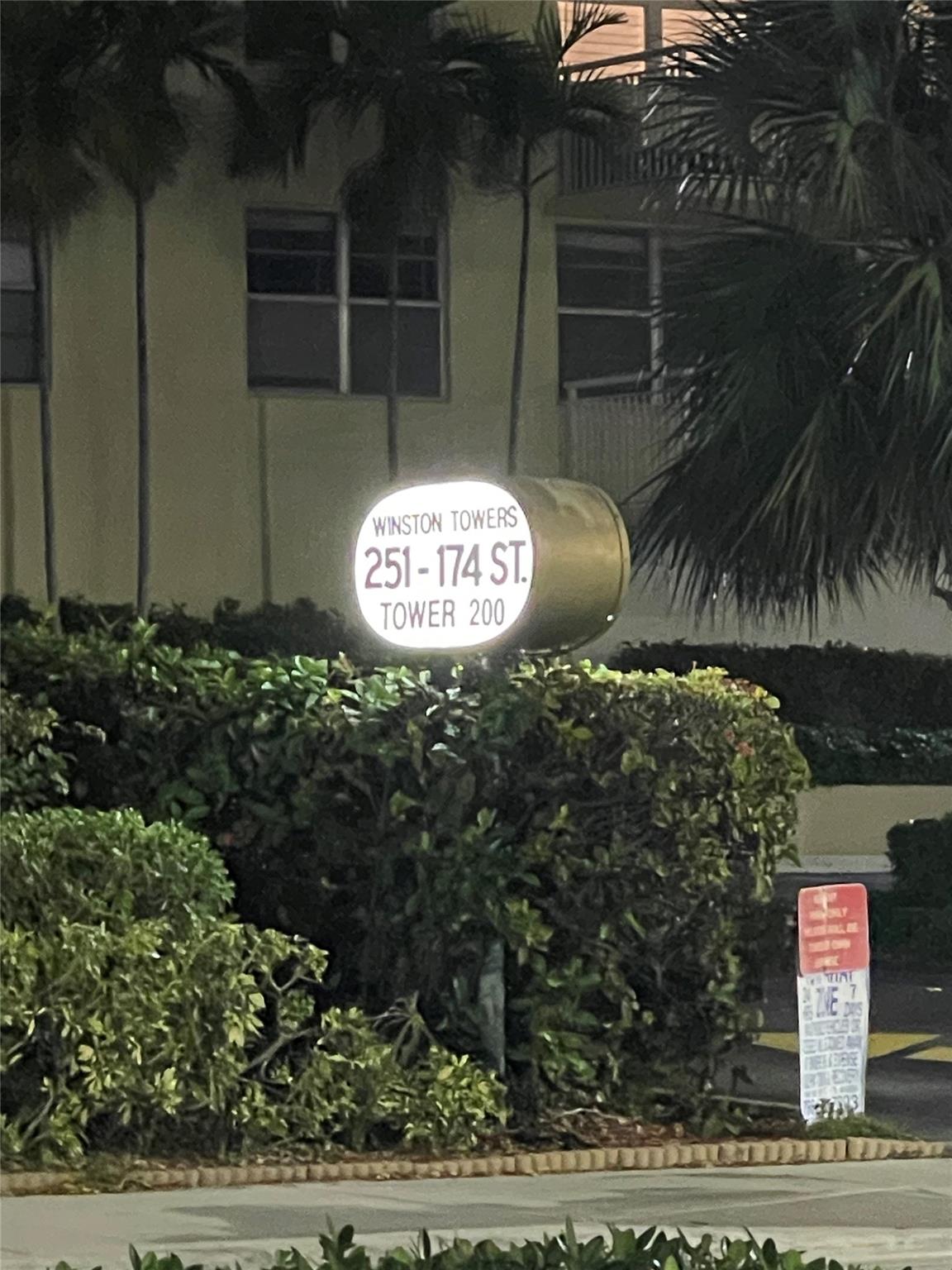 image Winston Towers 20021