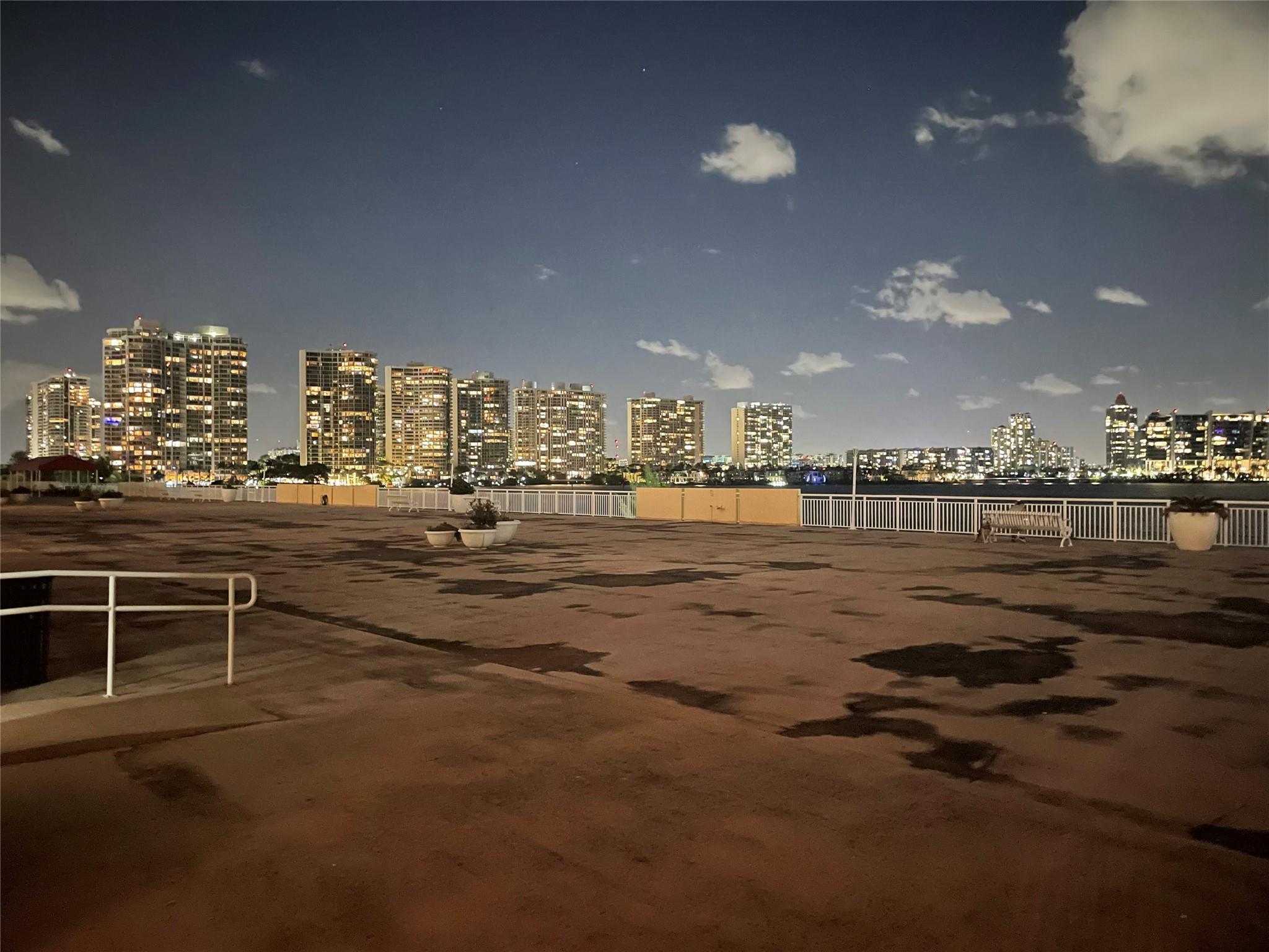 image Winston Towers 20024