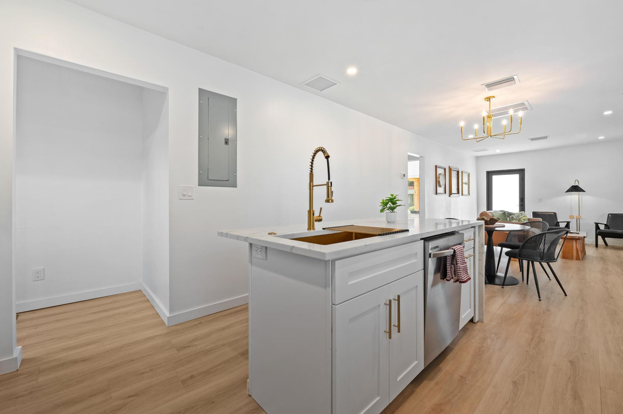 648 NE 16th Fort Lauderdale, FL 33304