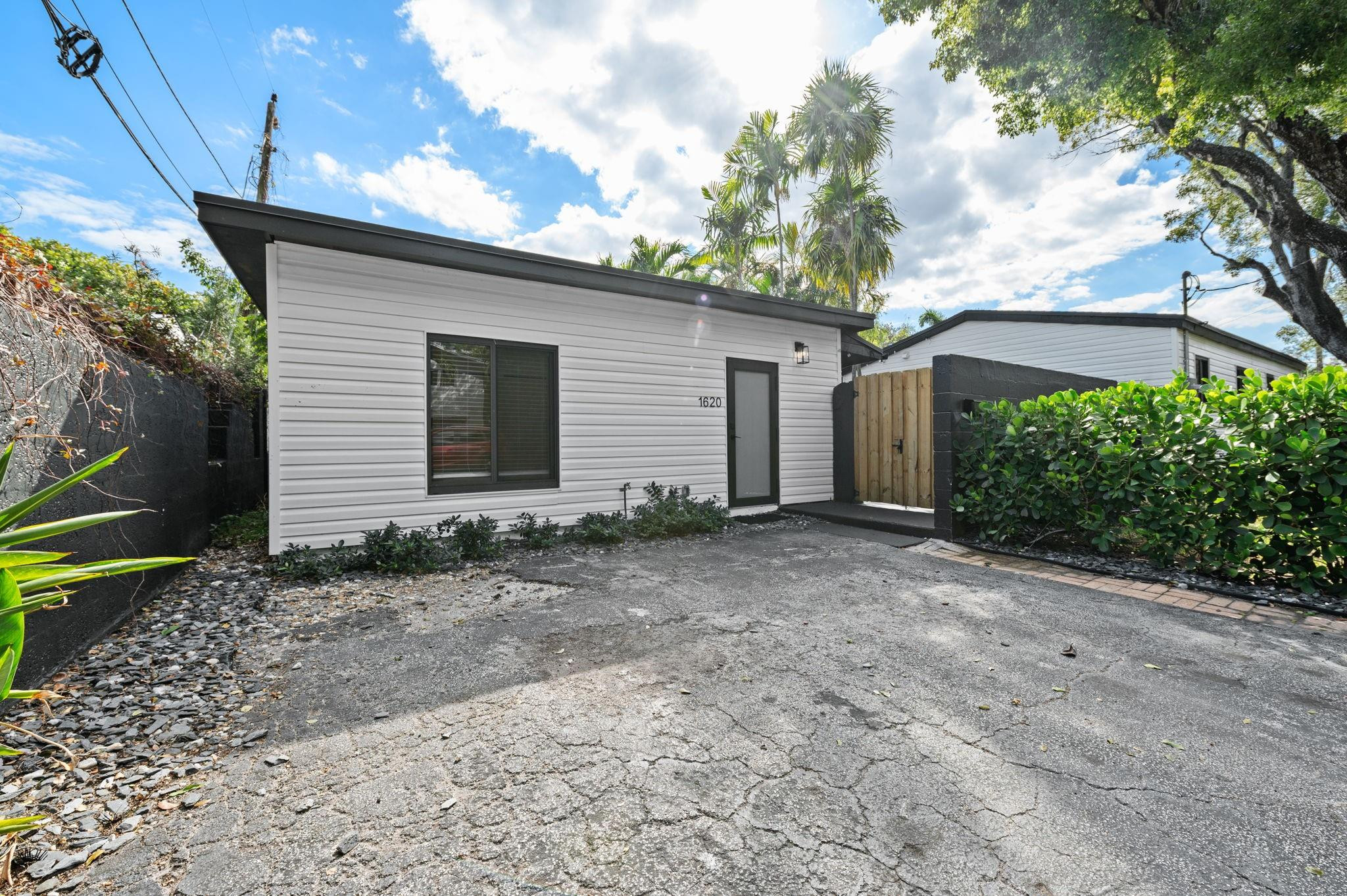 648 NE 16th Fort Lauderdale, FL 33304