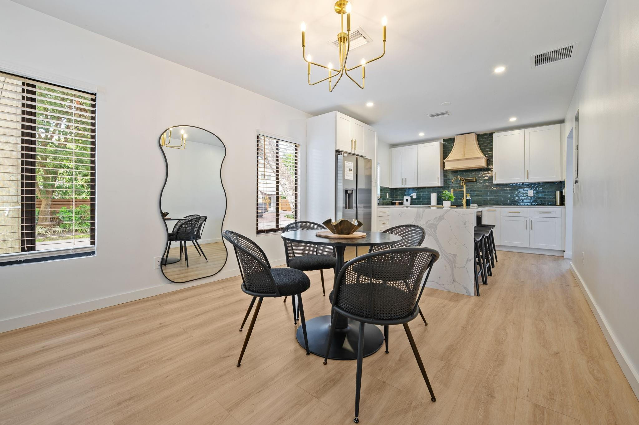 648 NE 16th Fort Lauderdale, FL 33304