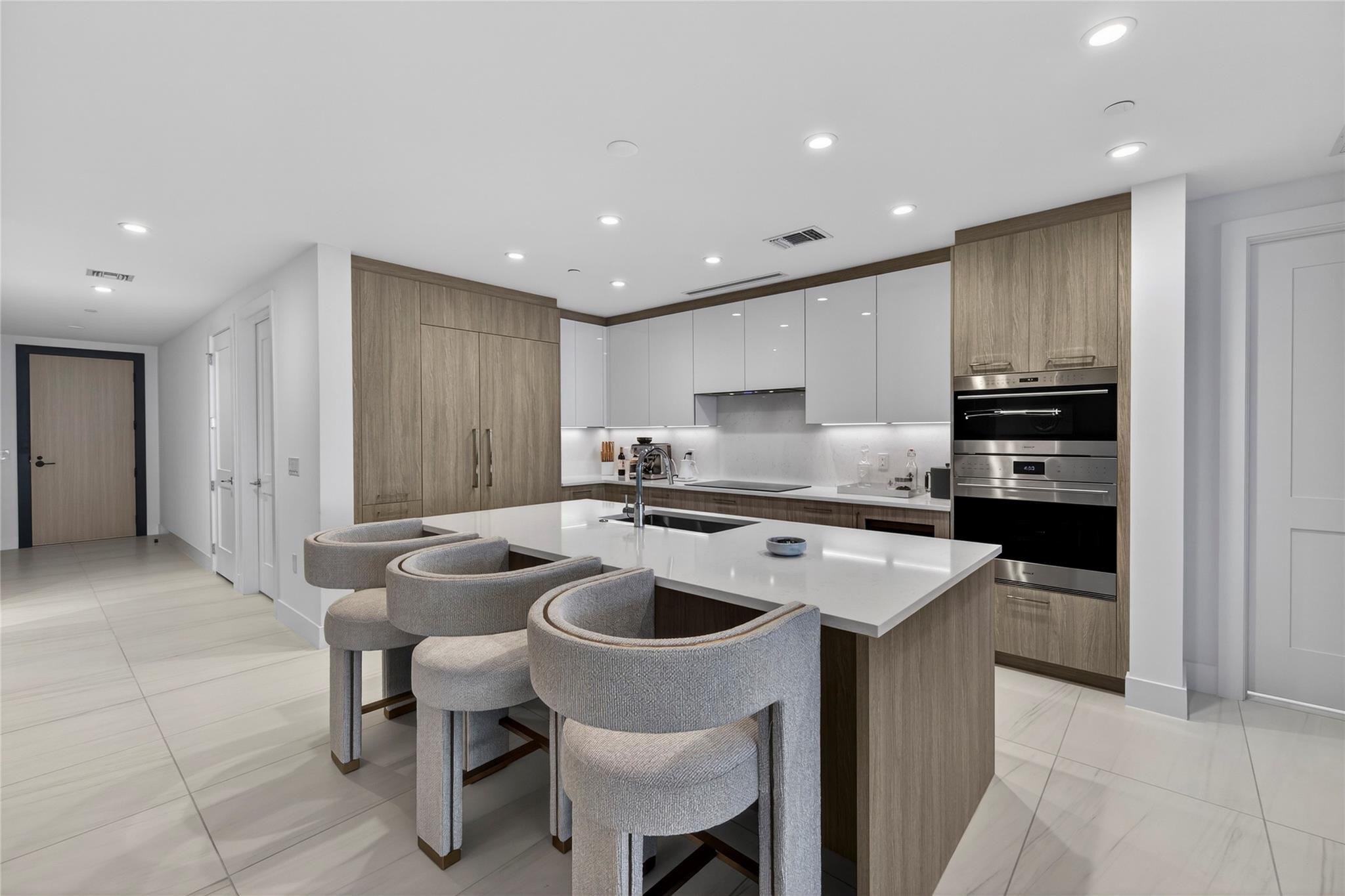 153 N Seabreeze #1901-S Fort Lauderdale, FL 33304