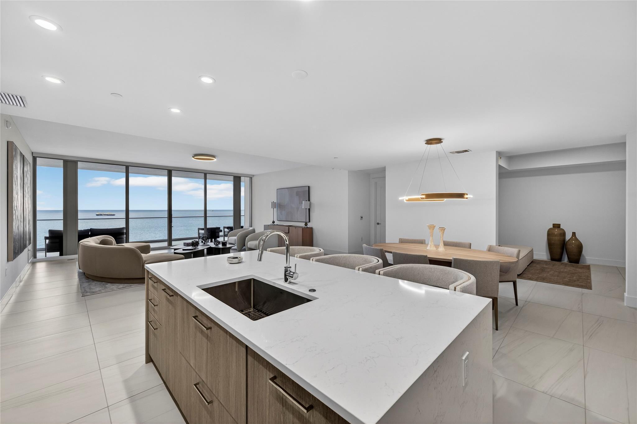 153 N Seabreeze #1901-S Fort Lauderdale, FL 33304