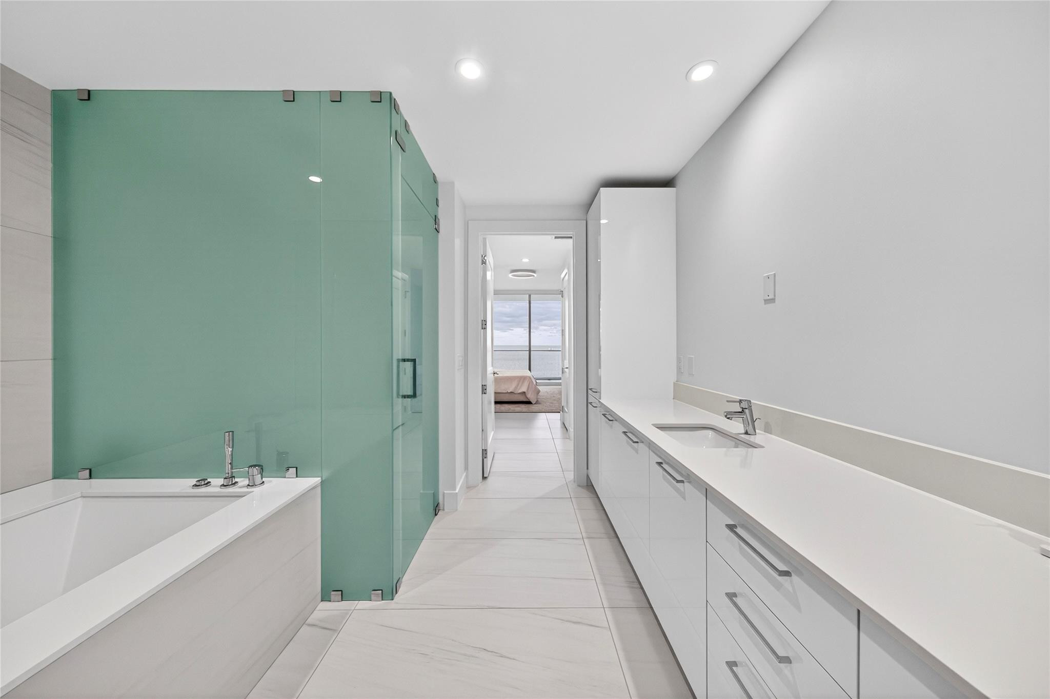 153 N Seabreeze #1901-S Fort Lauderdale, FL 33304