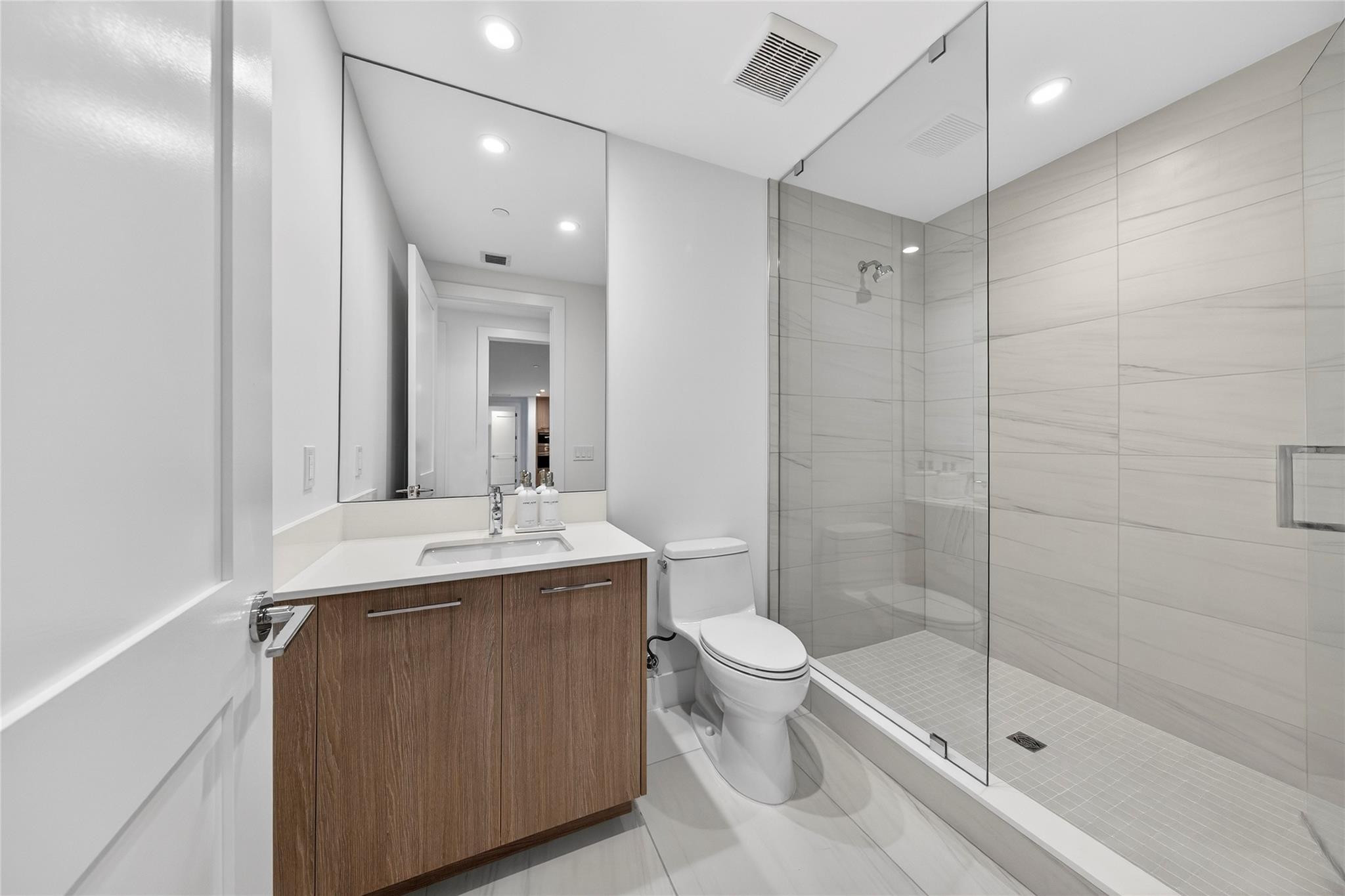 153 N Seabreeze #1901-S Fort Lauderdale, FL 33304