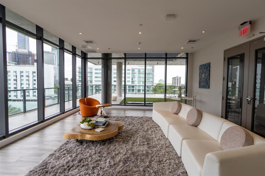 201 SW 17th #602 Miami, FL 33129