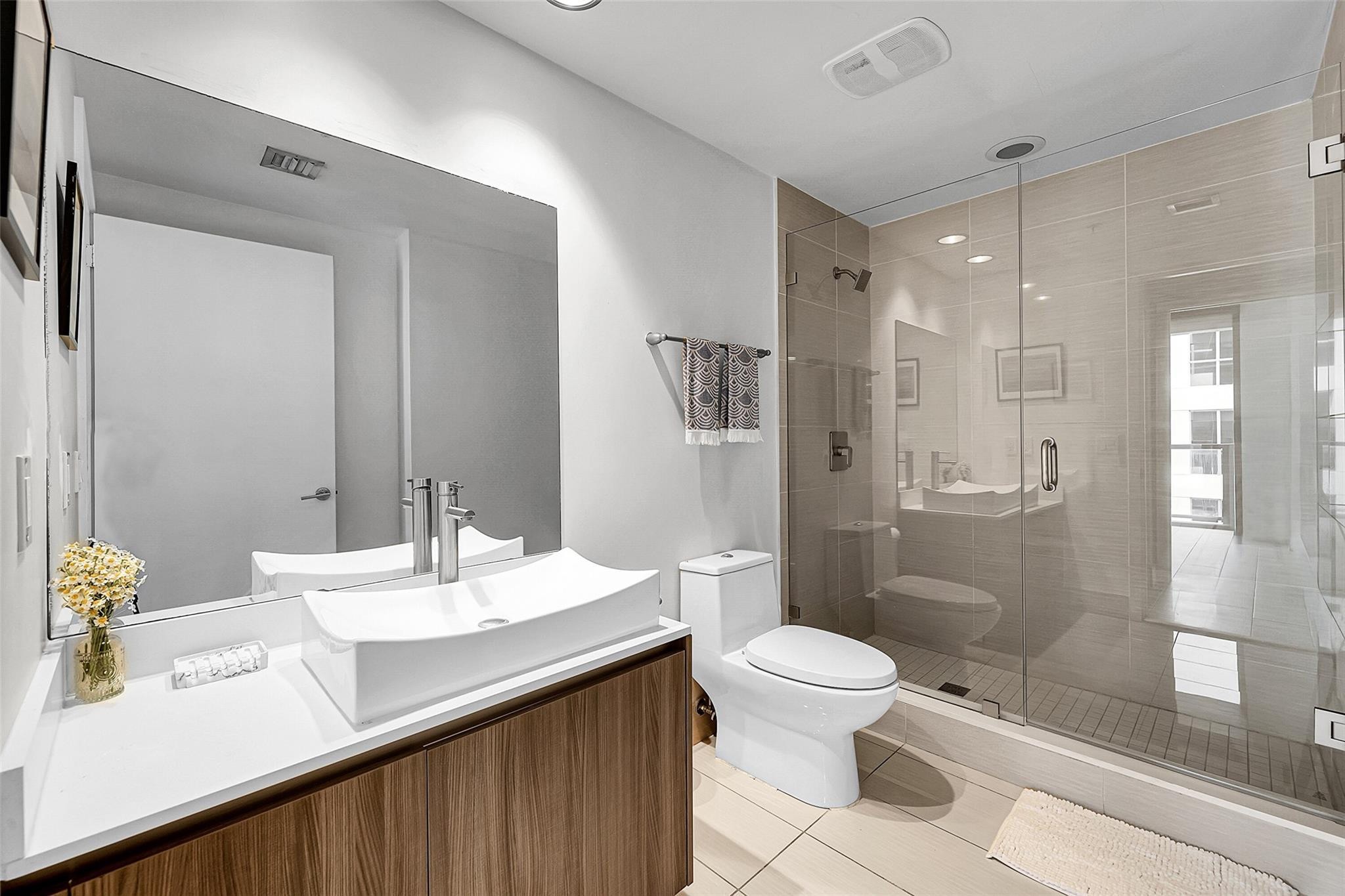 201 SW 17th #602 Miami, FL 33129