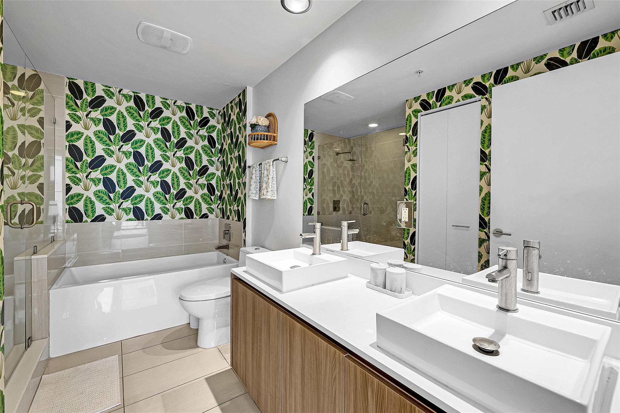 201 SW 17th #602 Miami, FL 33129