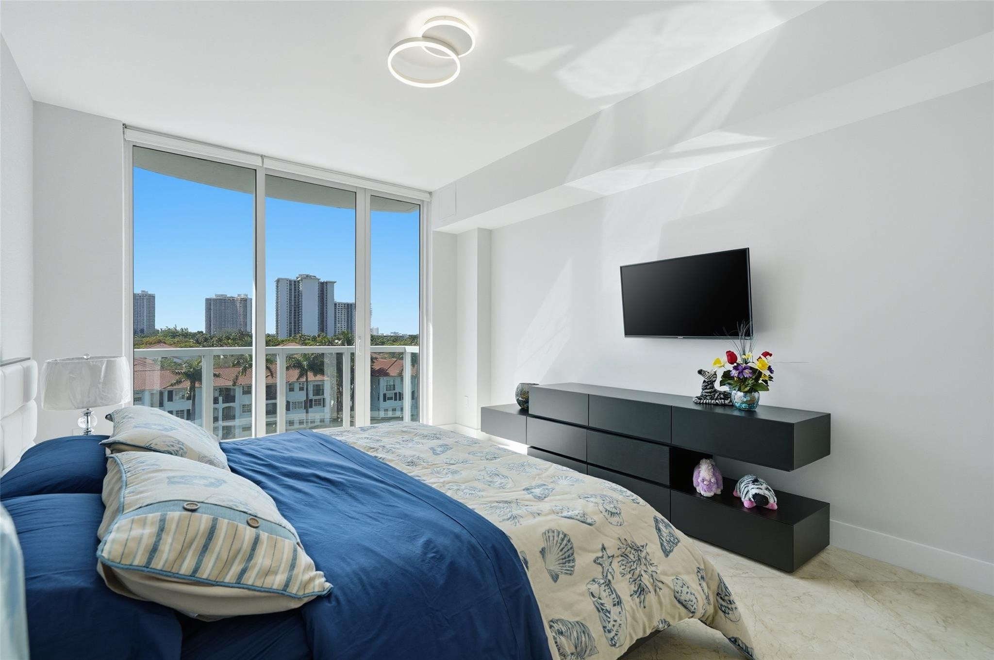 image 3030 Aventura33