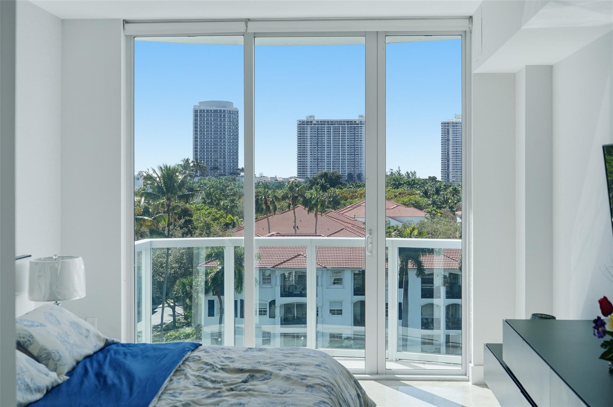 image 3030 Aventura35