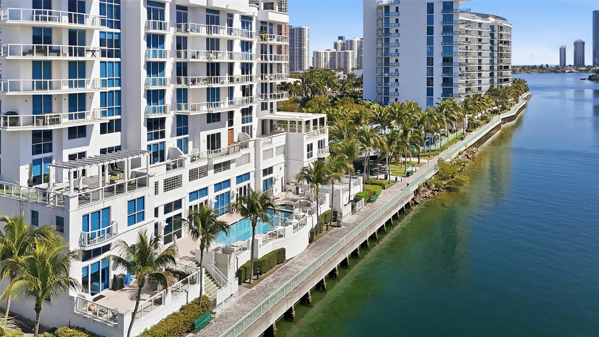 image 3030 Aventura74