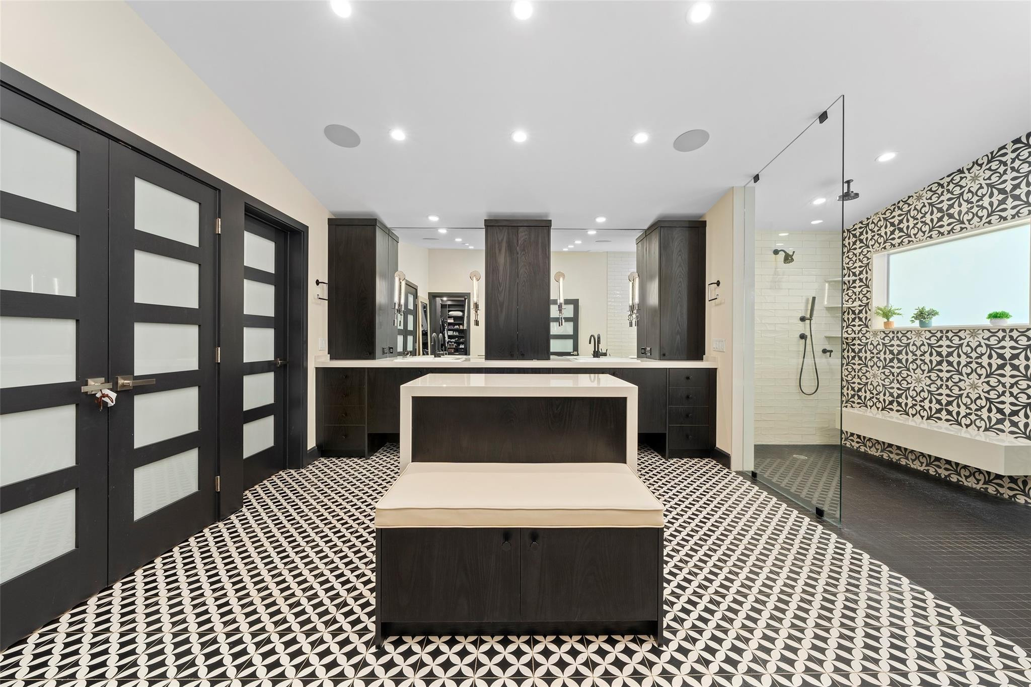 330 Royal Plz Fort Lauderdale, FL 33301