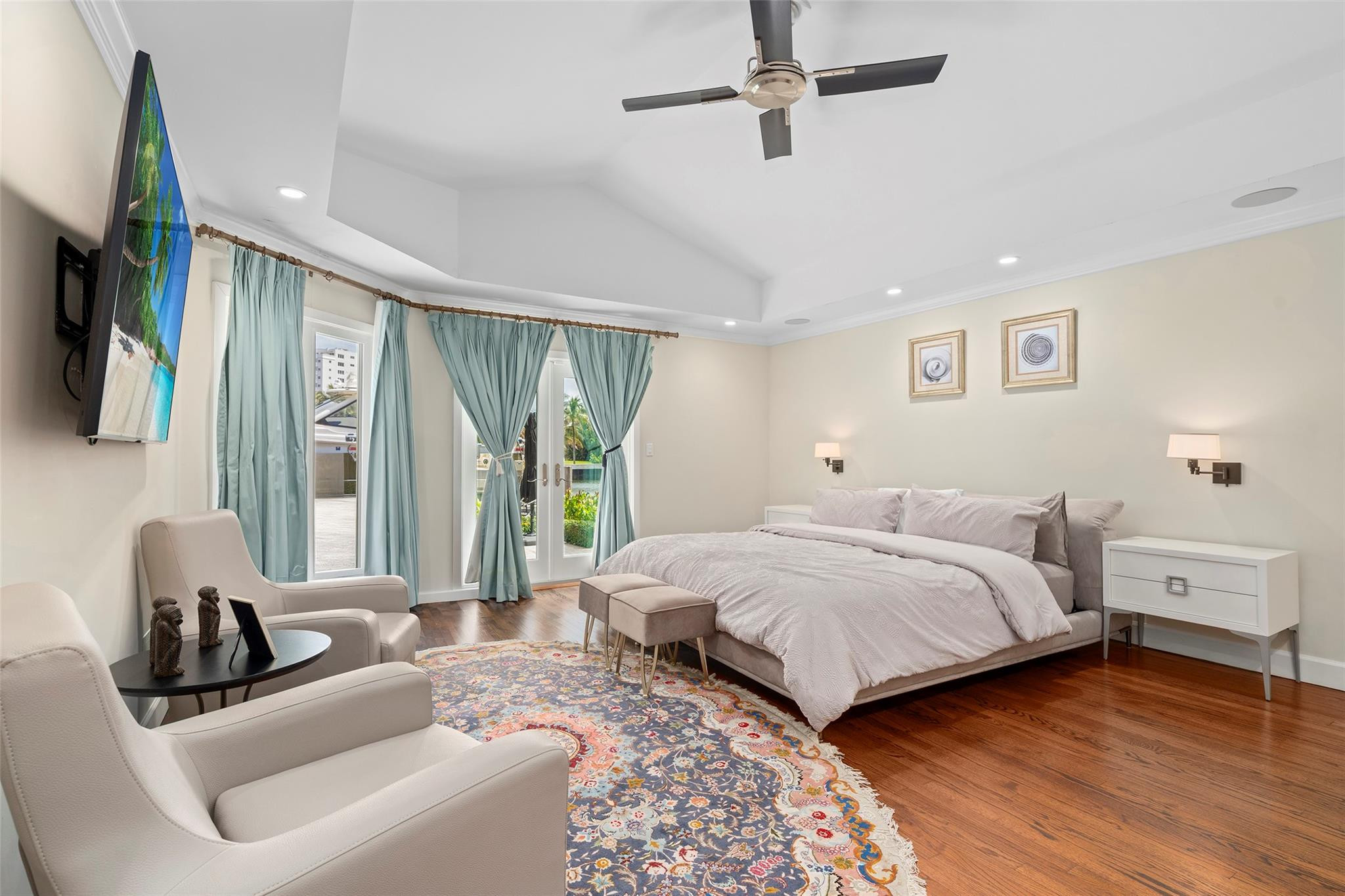 330 Royal Plz Fort Lauderdale, FL 33301