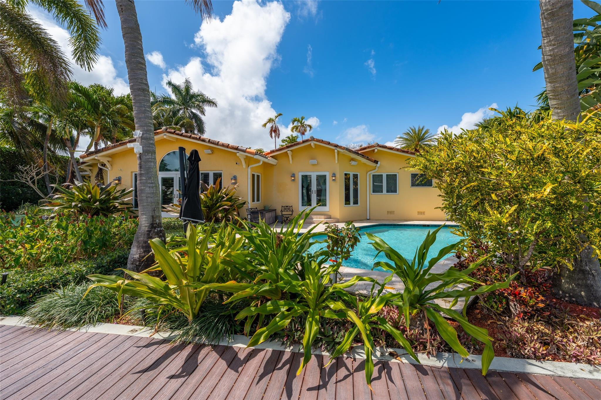 330 Royal Plz Fort Lauderdale, FL 33301