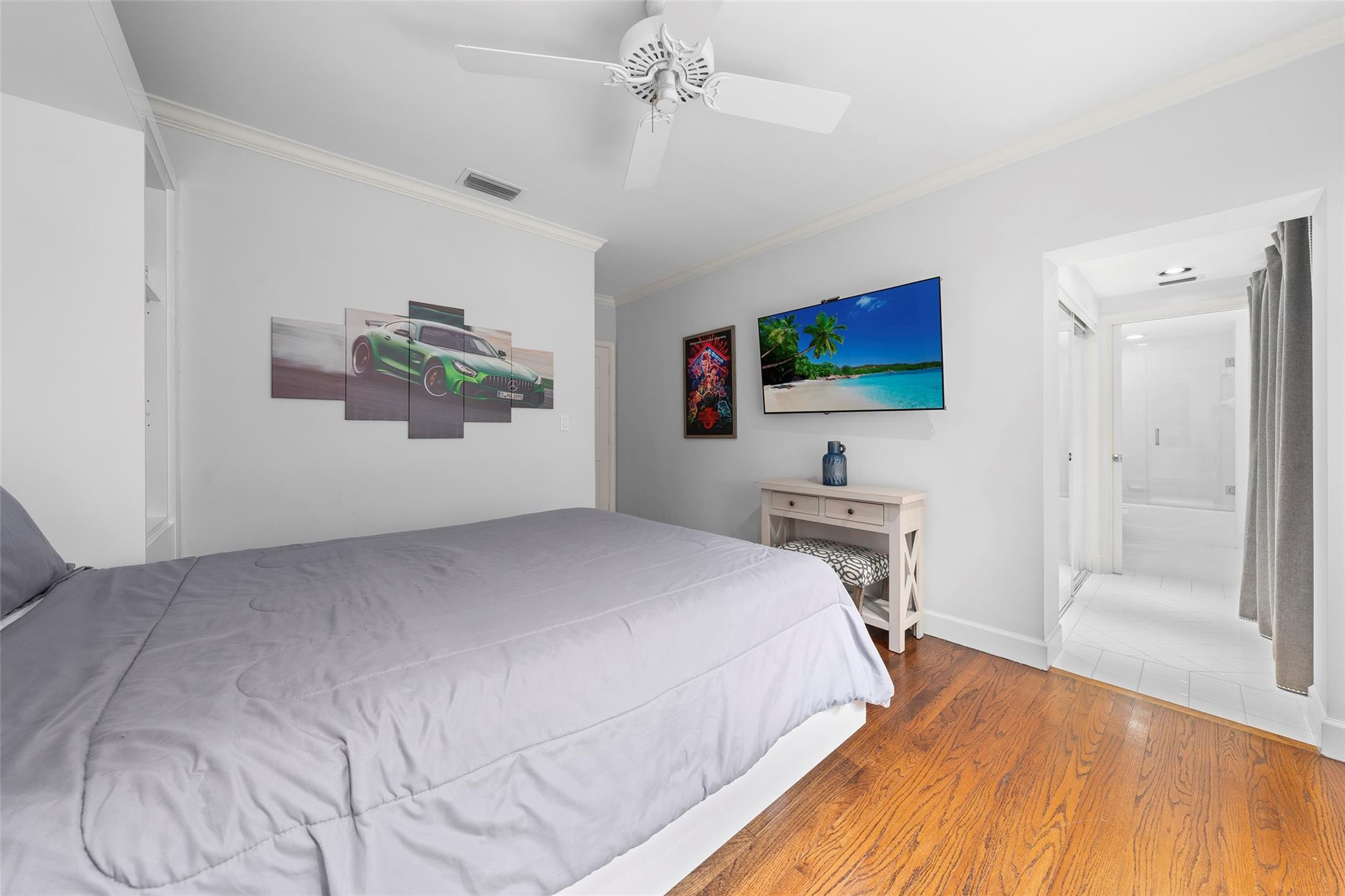 330 Royal Plz Fort Lauderdale, FL 33301