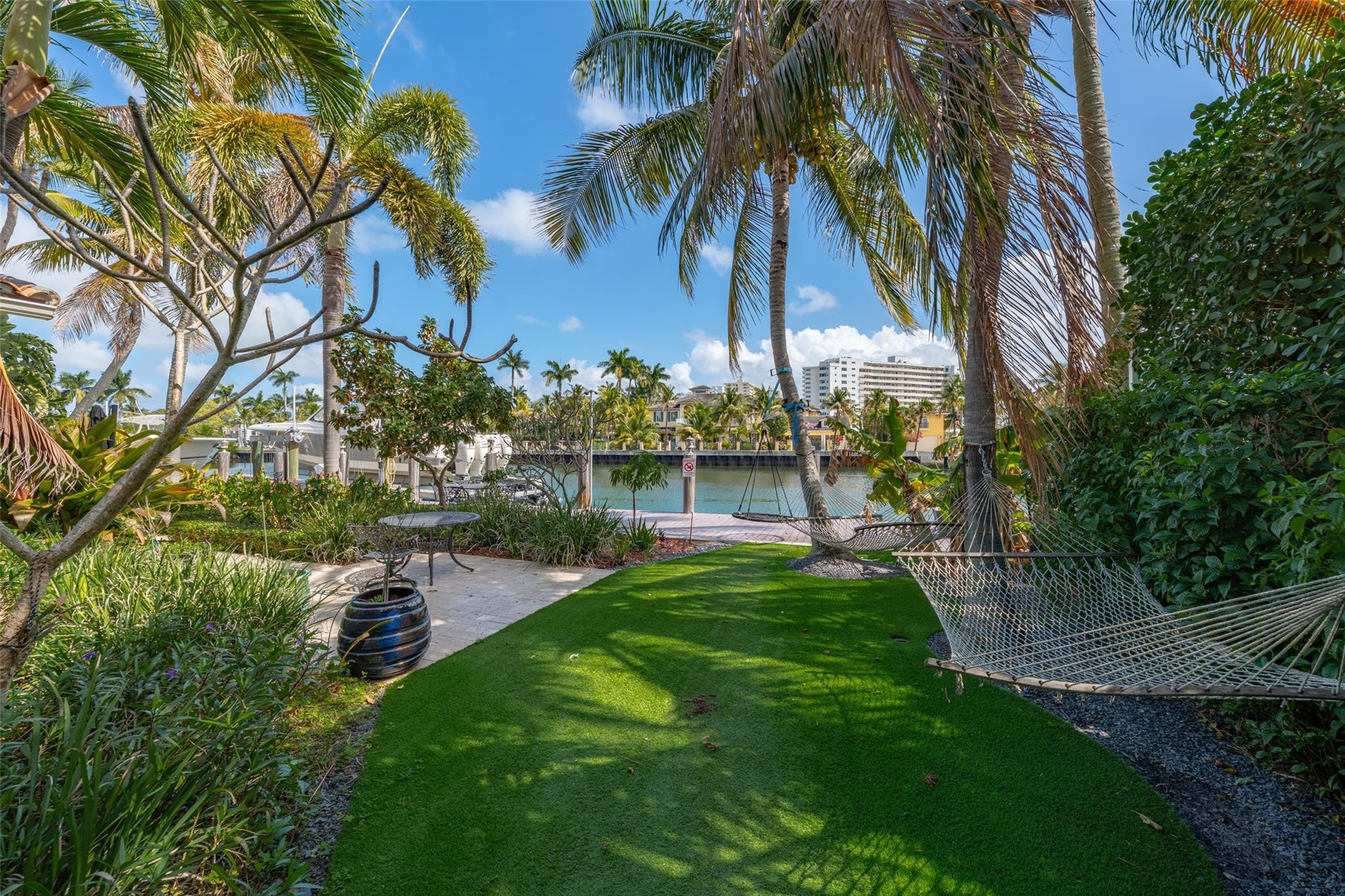 330 Royal Plz Fort Lauderdale, FL 33301