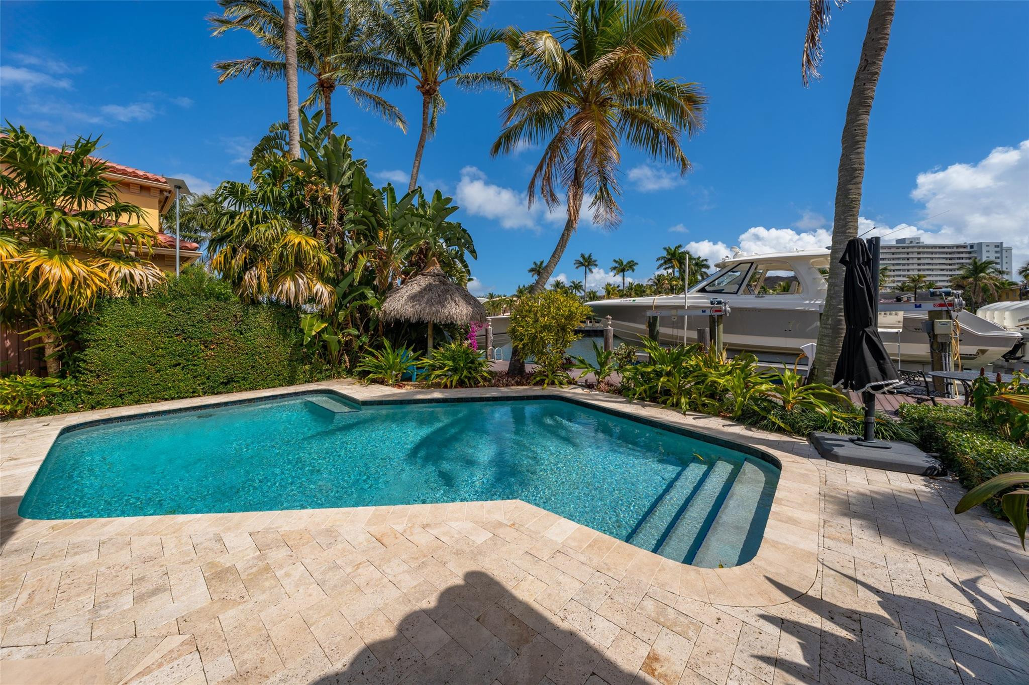 330 Royal Plz Fort Lauderdale, FL 33301