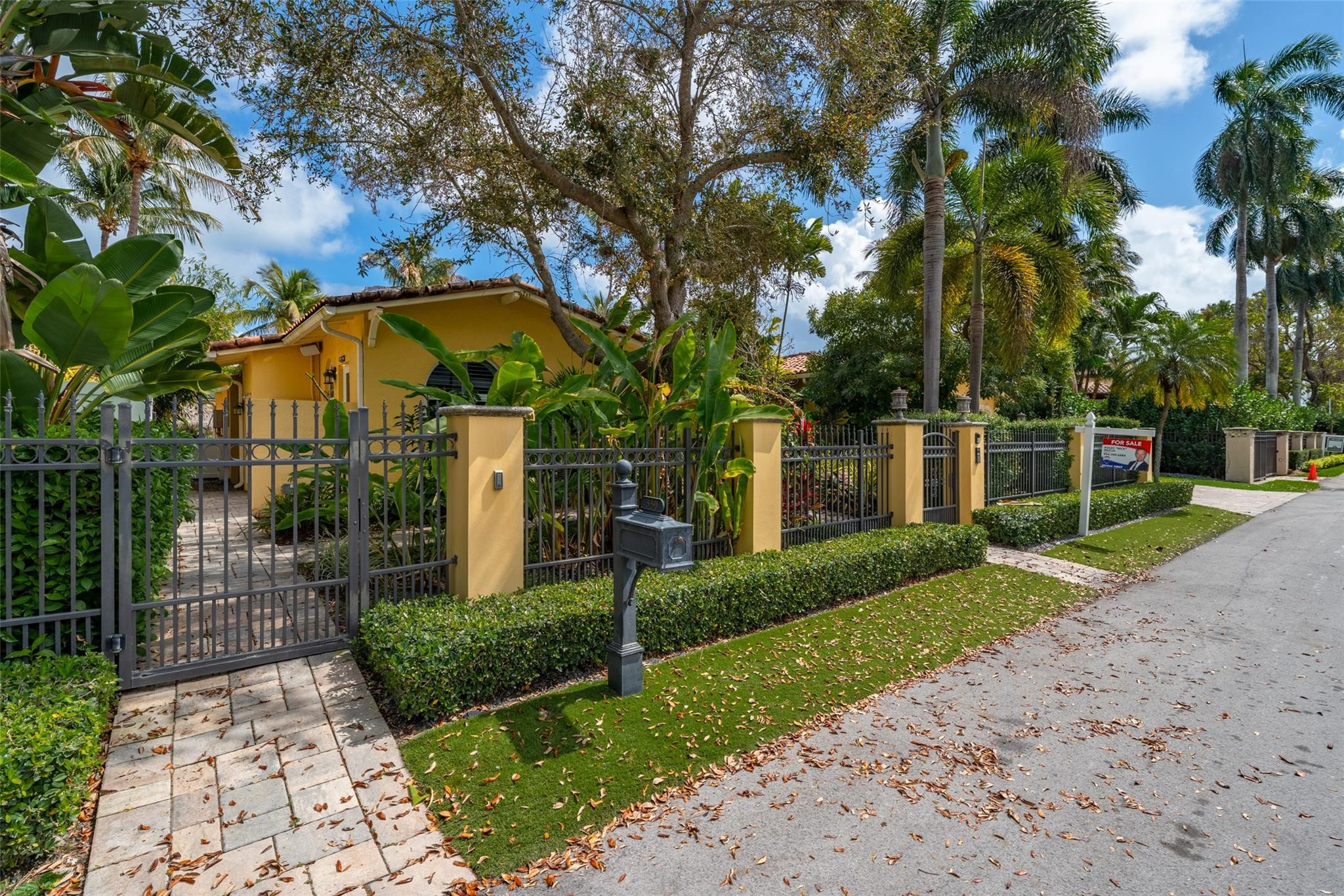 330 Royal Plz Fort Lauderdale, FL 33301