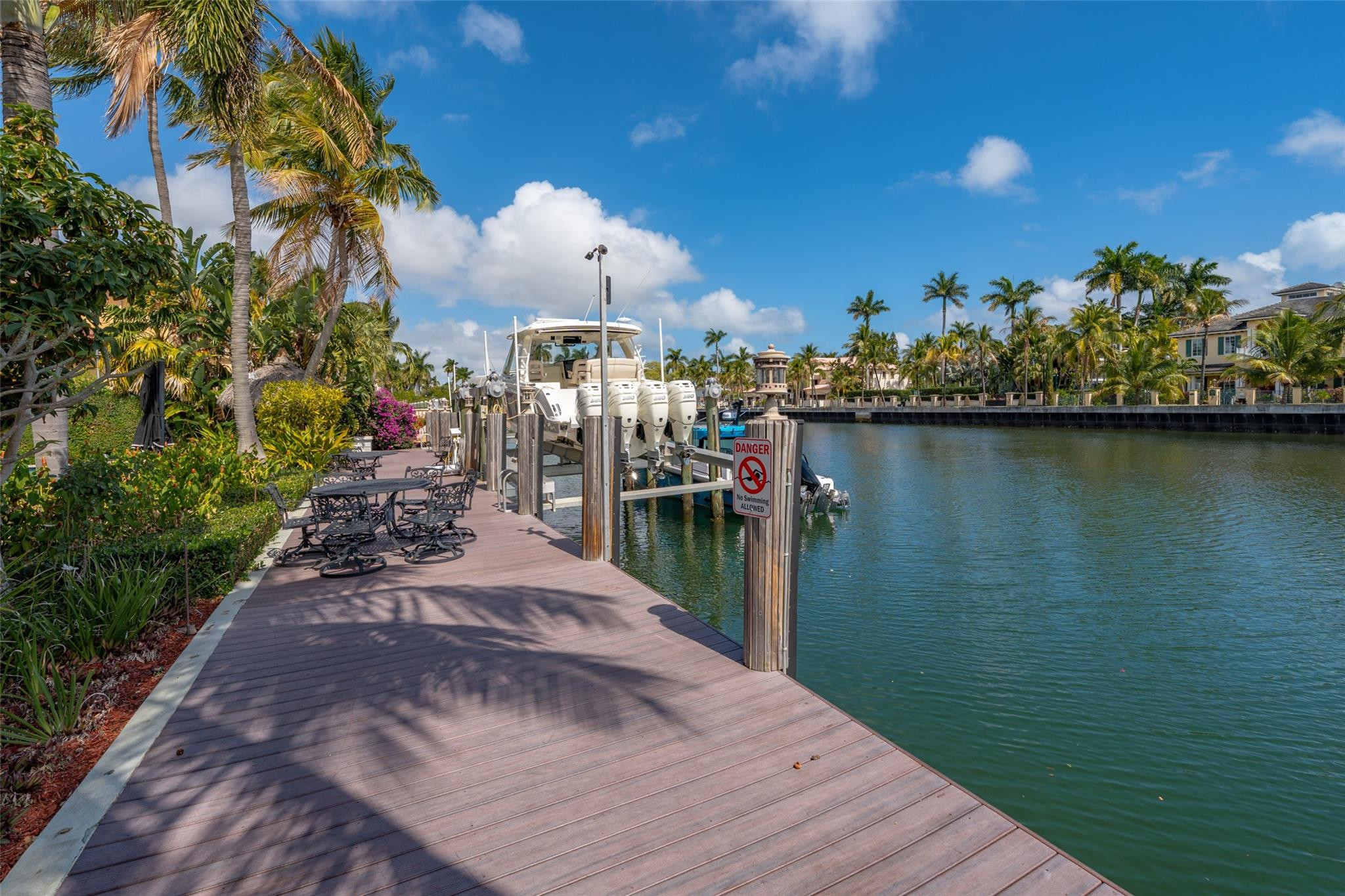 330 Royal Plz Fort Lauderdale, FL 33301