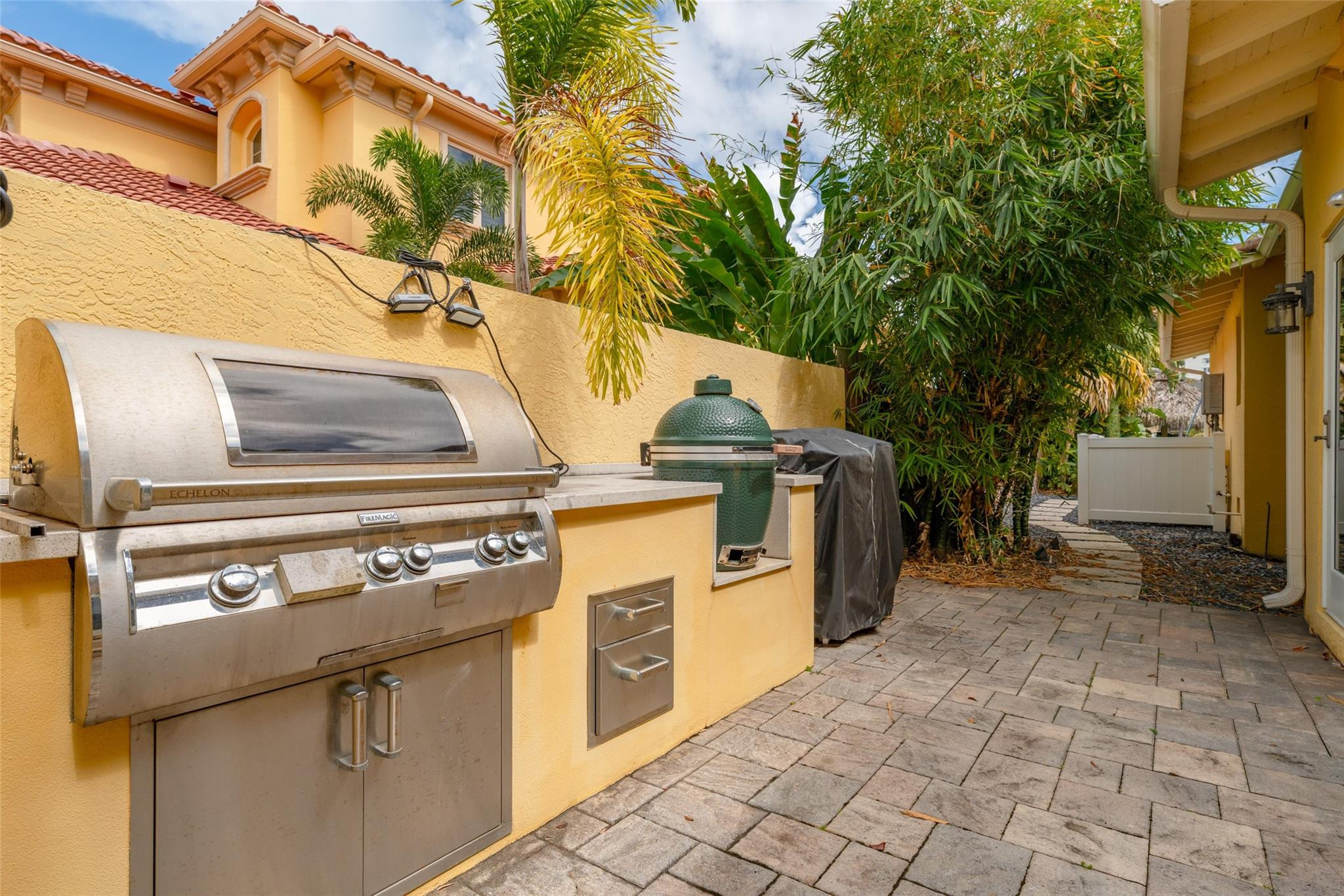 330 Royal Plz Fort Lauderdale, FL 33301