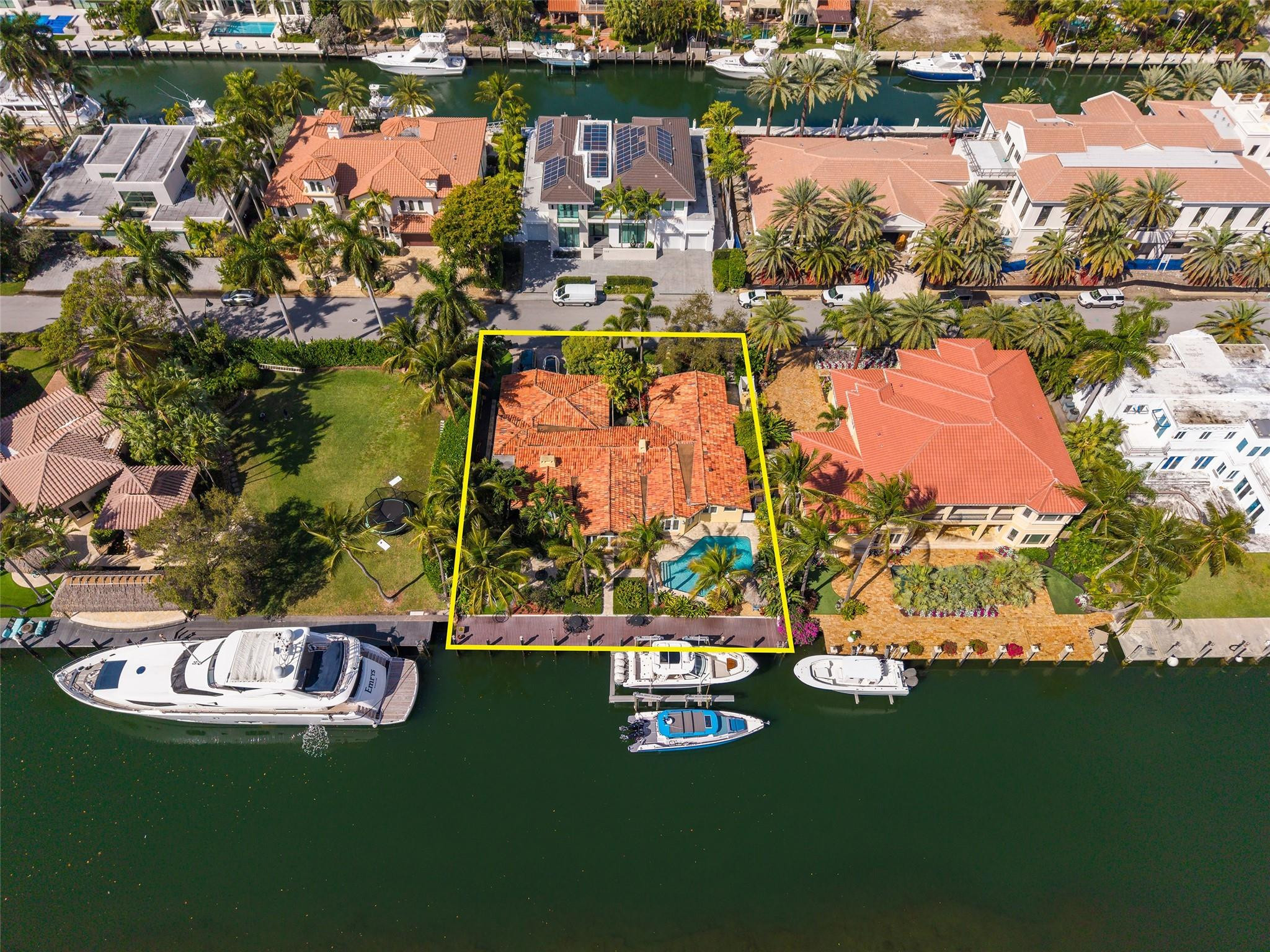 330 Royal Plz Fort Lauderdale, FL 33301