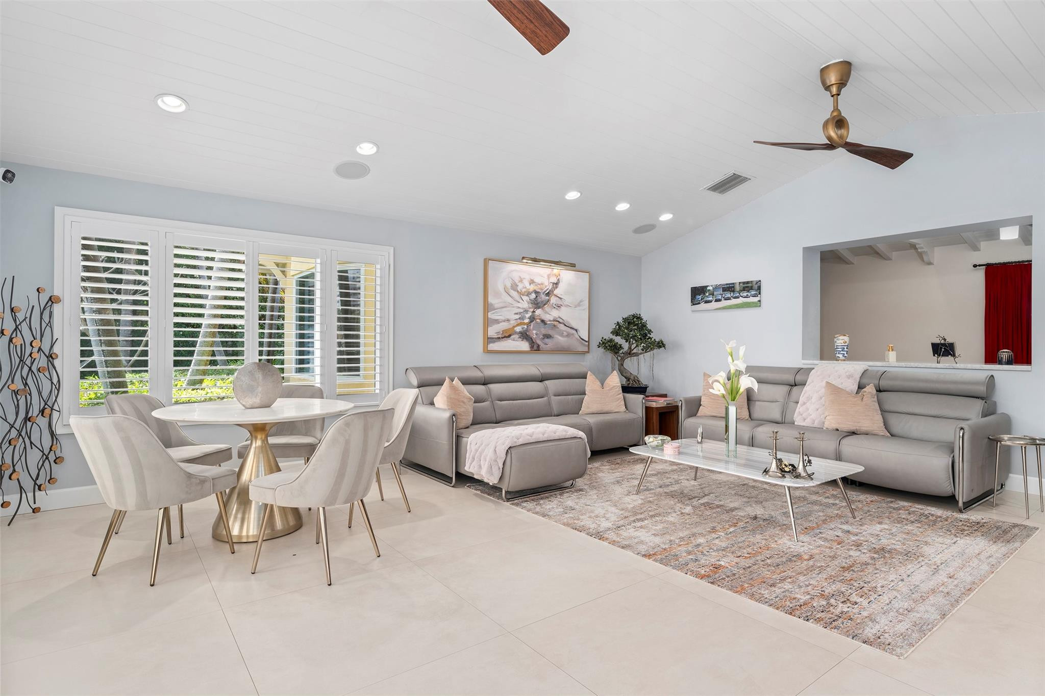 330 Royal Plz Fort Lauderdale, FL 33301