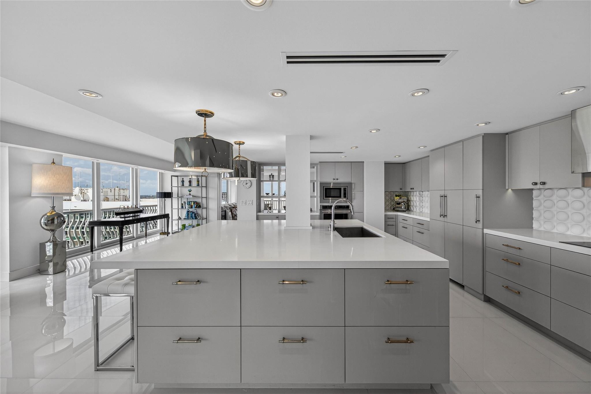 2200 S Ocean #2701-02 Fort Lauderdale, FL 33316