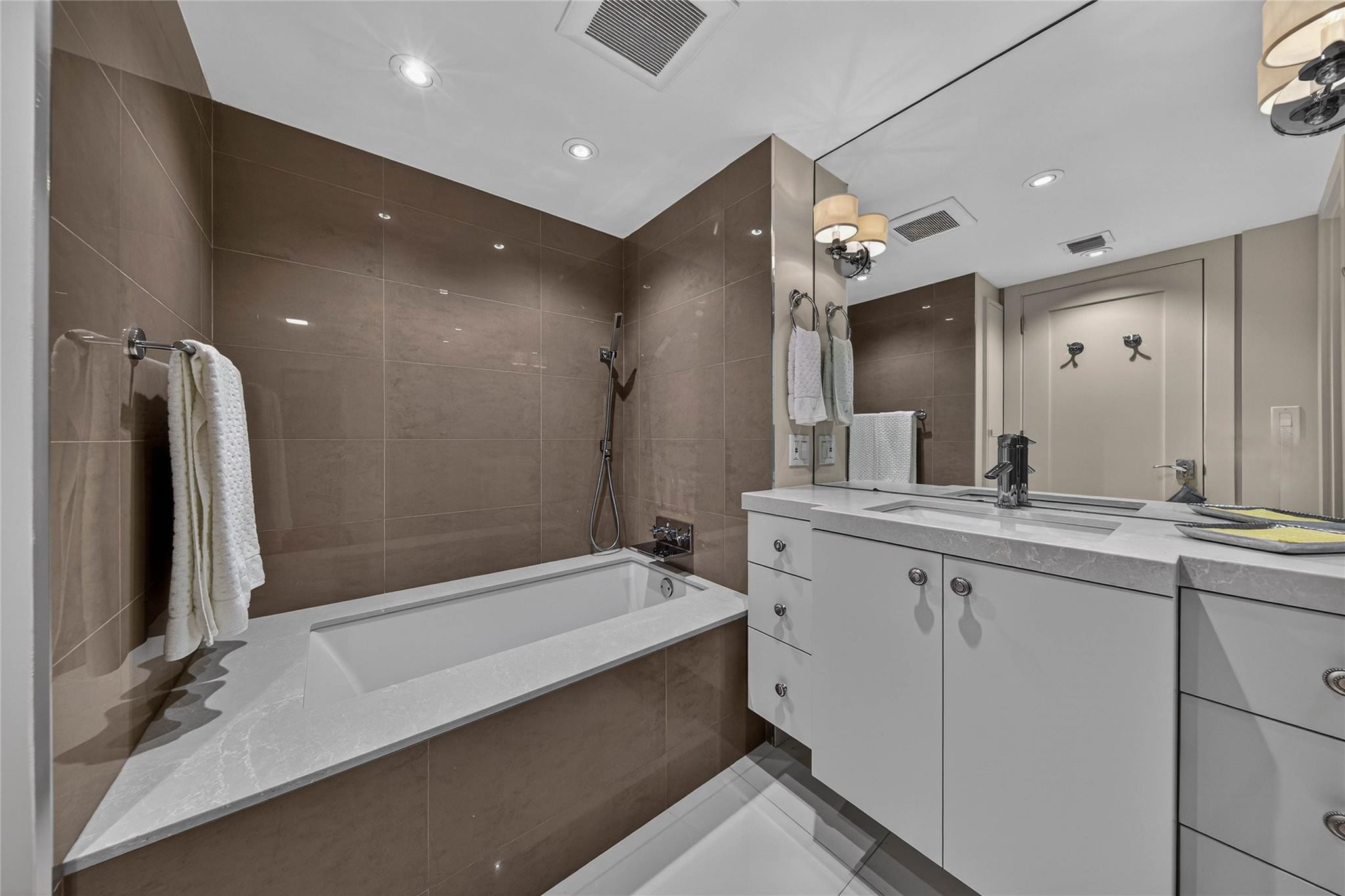 2200 S Ocean #2701-02 Fort Lauderdale, FL 33316